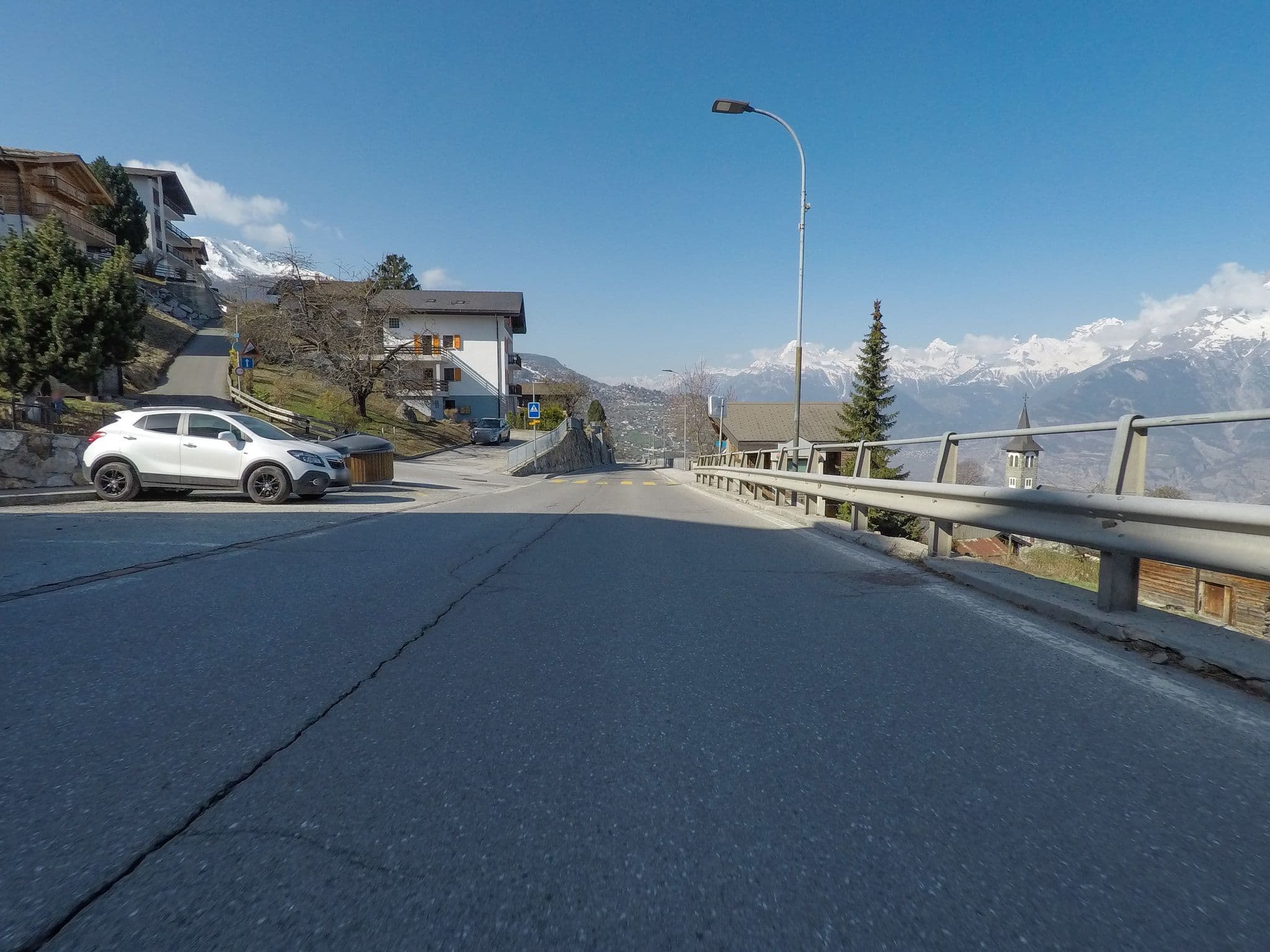 Street view near Veysonnaz Centre, Basse-Nendaz — © esario (CC BY-SA · Mapillary)
