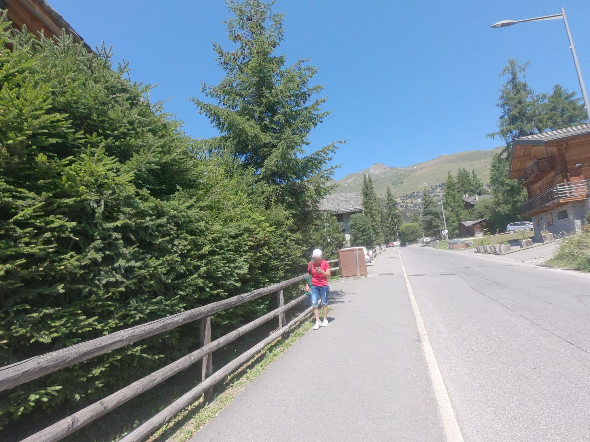 Street view near Drelo 3, Verbier — © frankvival (CC BY-SA · Mapillary)
