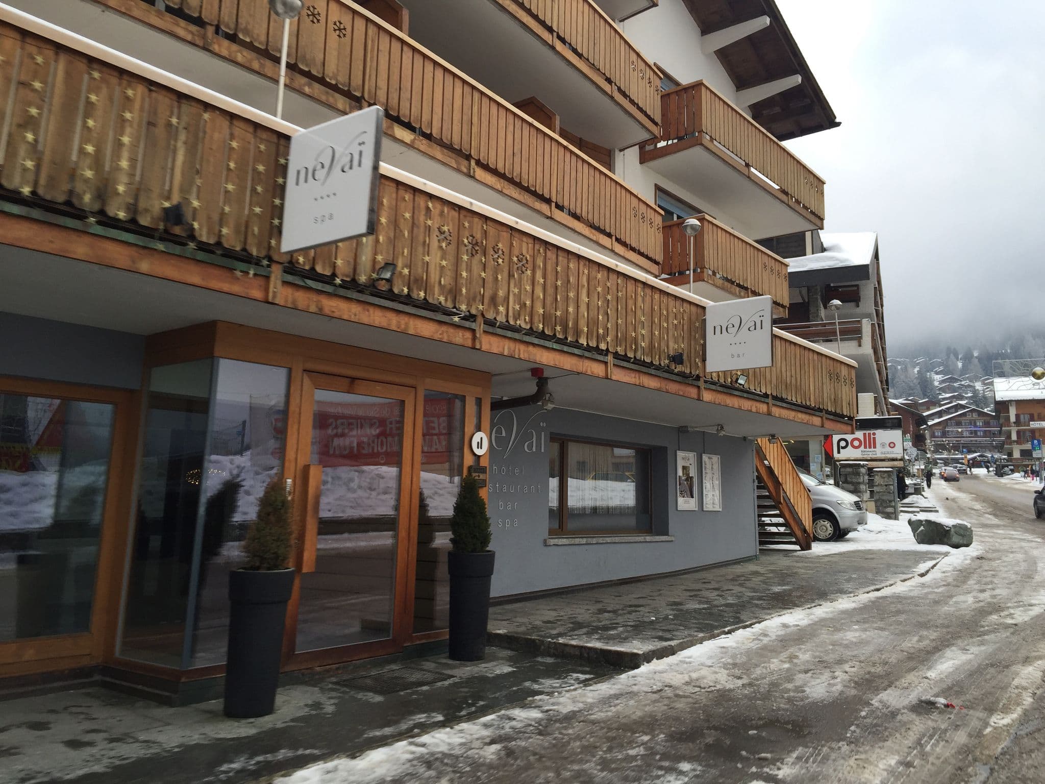 Street view near Nevaï, Verbier — © jesolem (CC BY-SA · Mapillary)