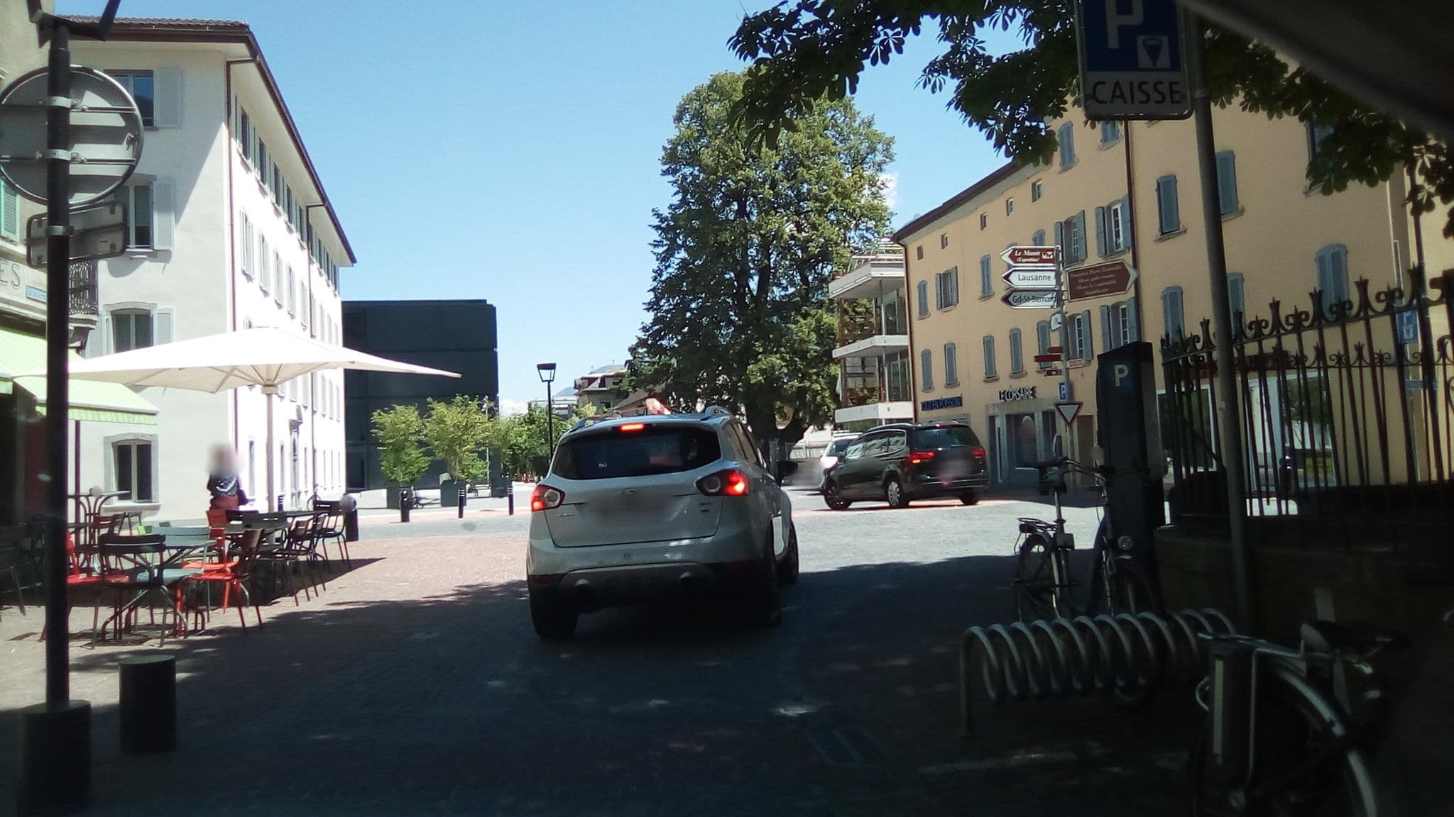Street view near Chambres d'hôtes Midi Guestrooms, Martigny-Ville — © randalf (CC BY-SA · Mapillary)