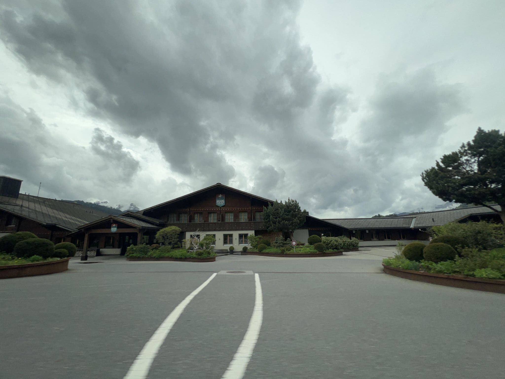 Street view near HUUS Hotel, Saanen — © yellowracer (CC BY-SA · Mapillary)