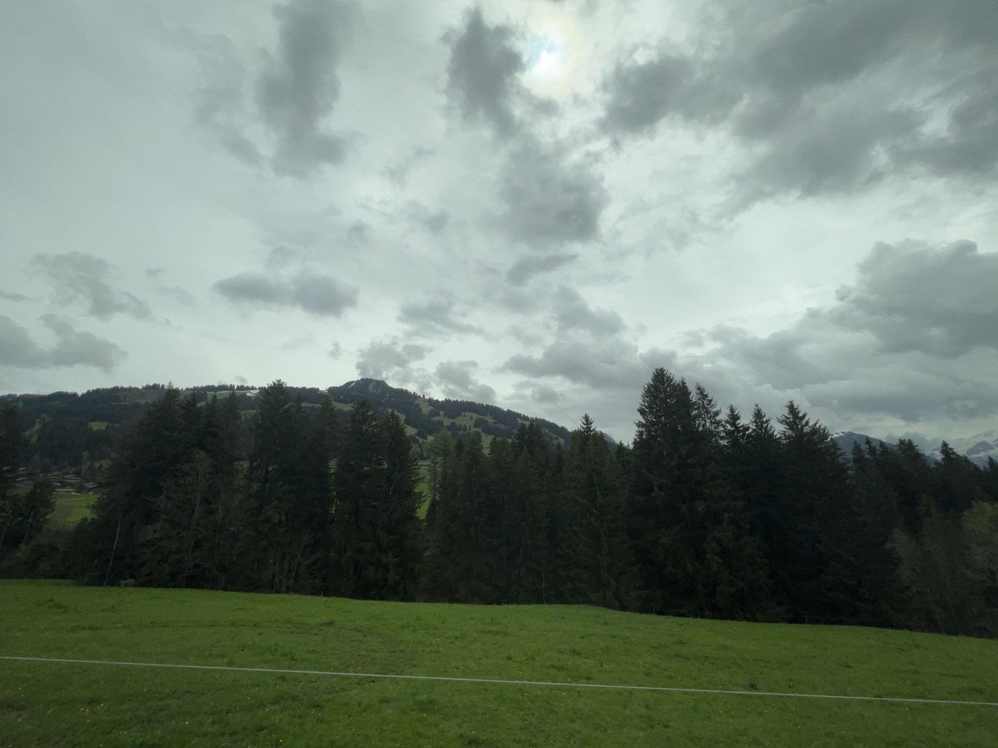Street view near Hostellerie Alpenrose, Chalet 109, Gstaad., Saanen — © yellowracer (CC BY-SA · Mapillary)