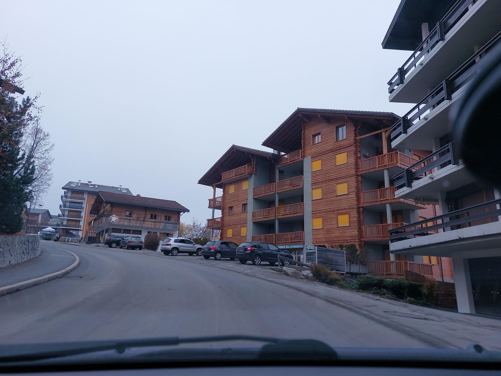 Street view near Apartment Clair Vue A Nendaz Station, Basse-Nendaz — © Balbenar (CC BY-SA · Mapillary)