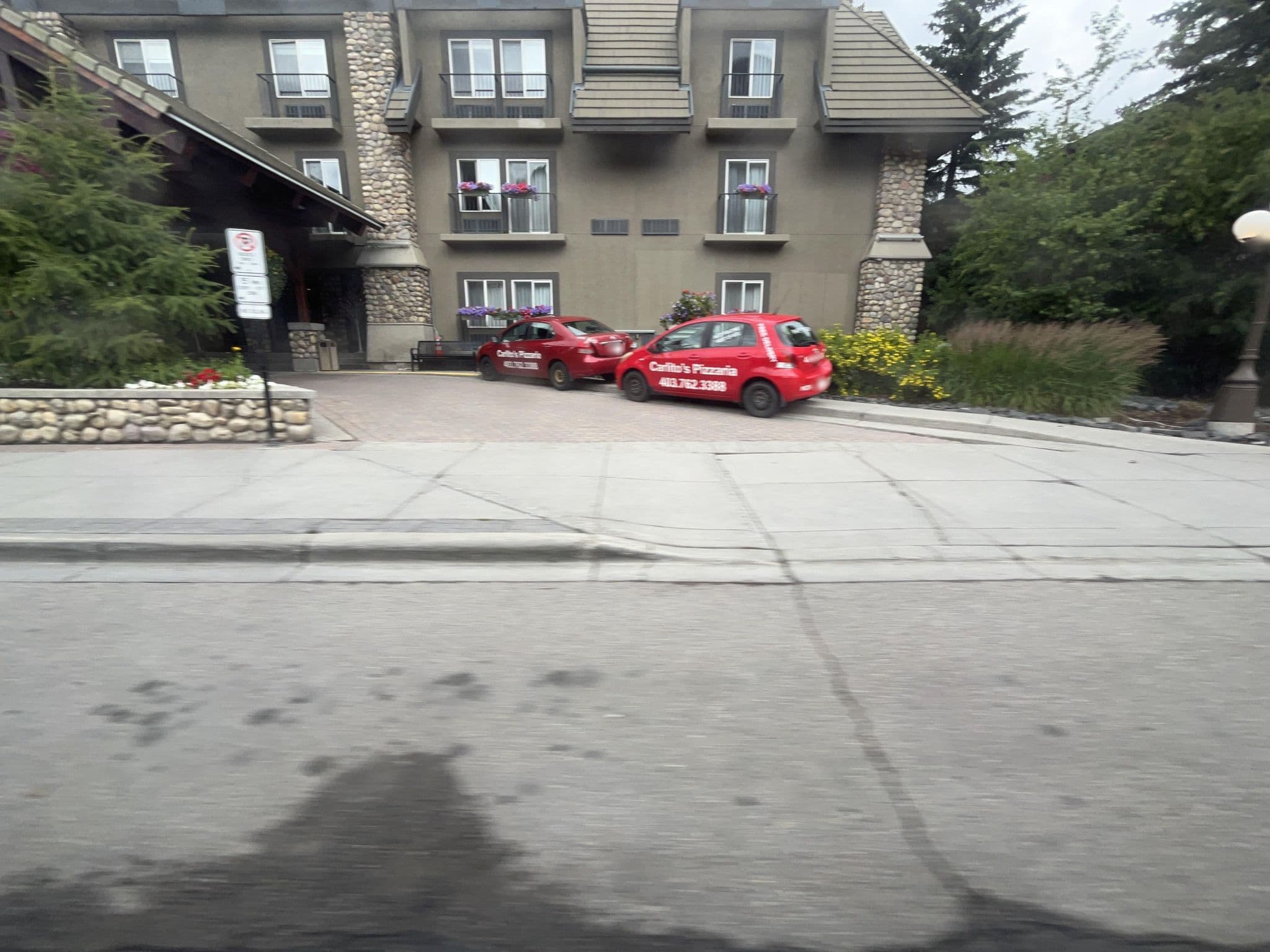 Street view near Banff Inn, Banff