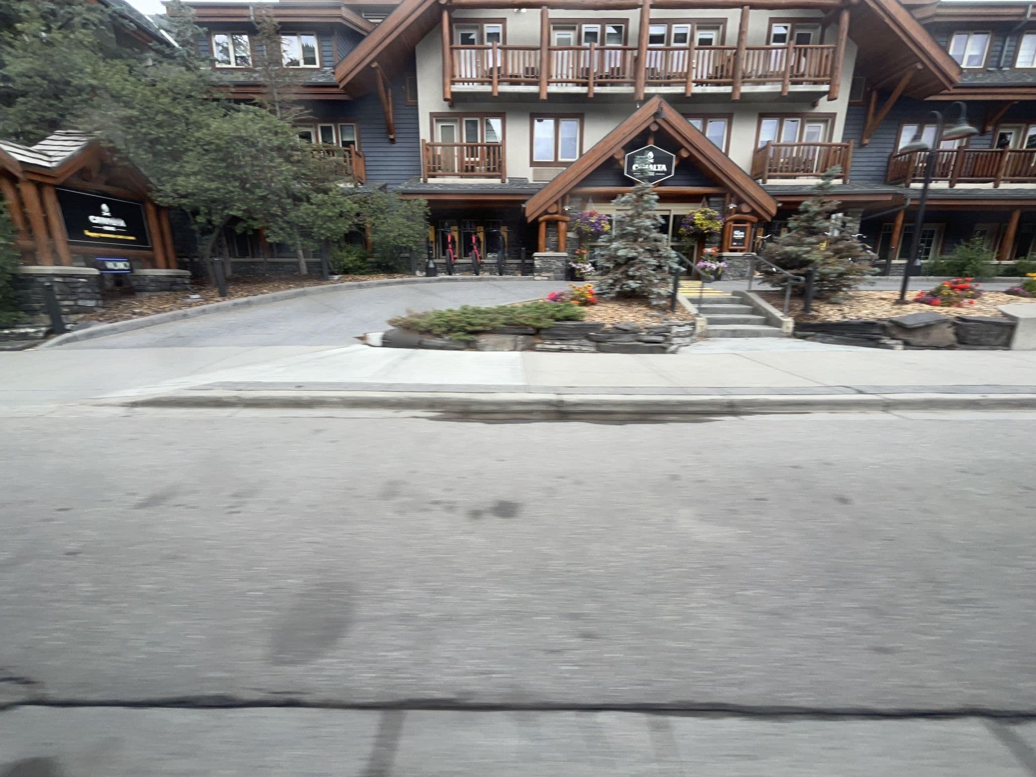 Street view near Canalta Lodge, Banff