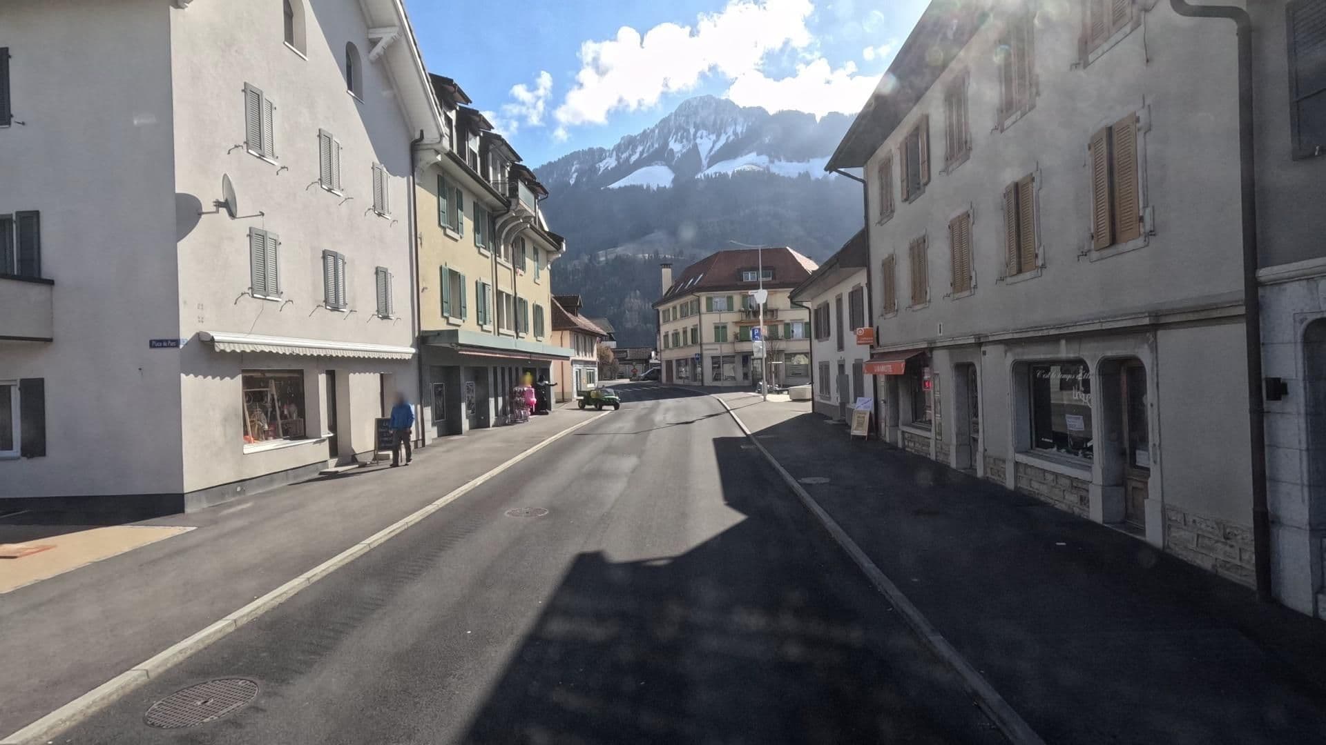 Street view near Auberge des Montagnards, Broc — © bct (CC BY-SA · Mapillary)