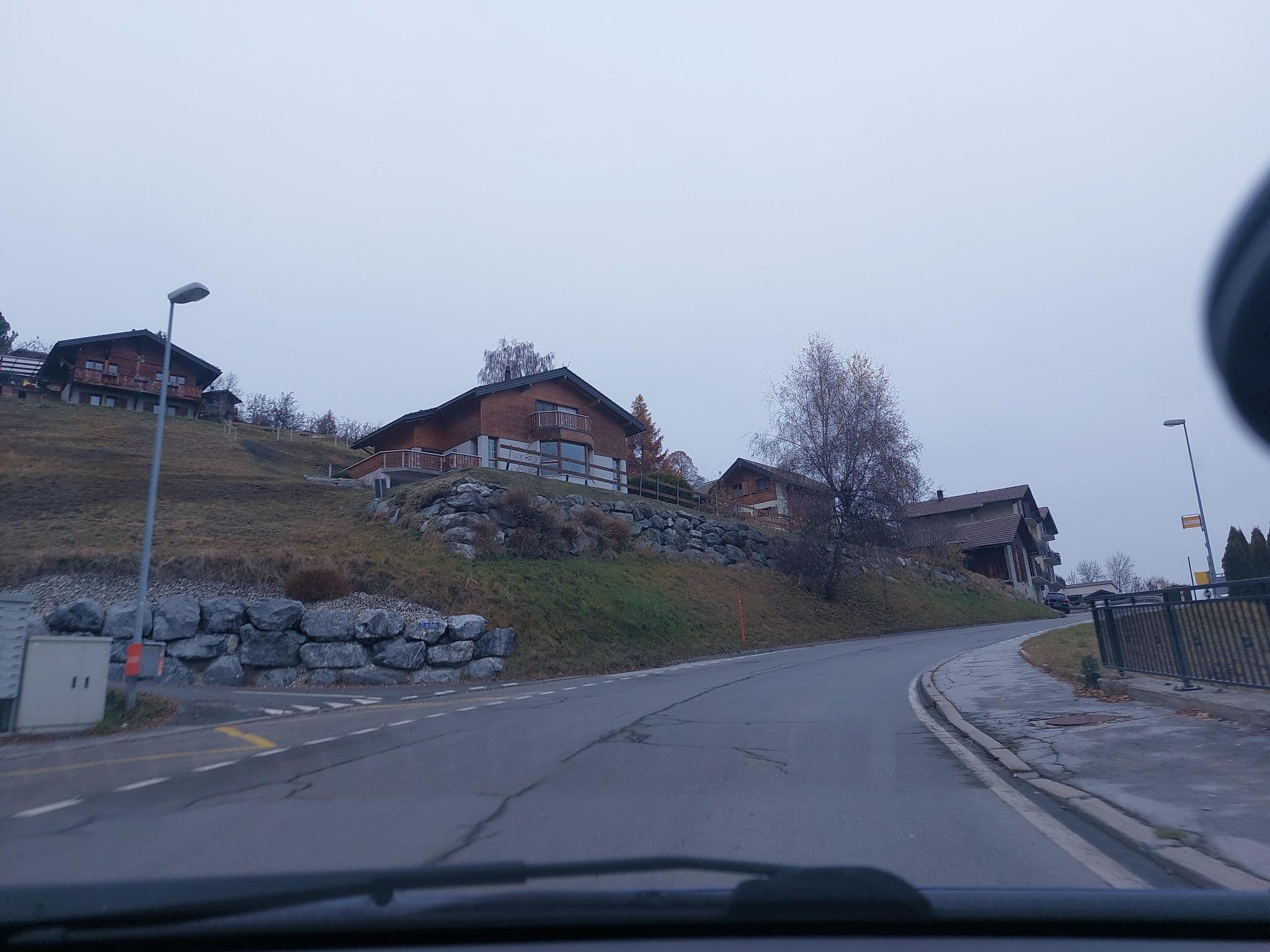 Street view near La Maison Rose, Basse-Nendaz — © Balbenar (CC BY-SA · Mapillary)