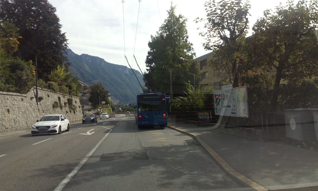 Street view near Apartment La Mouette Montreux, Caux — © selfishseahorse (CC BY-SA · Mapillary)