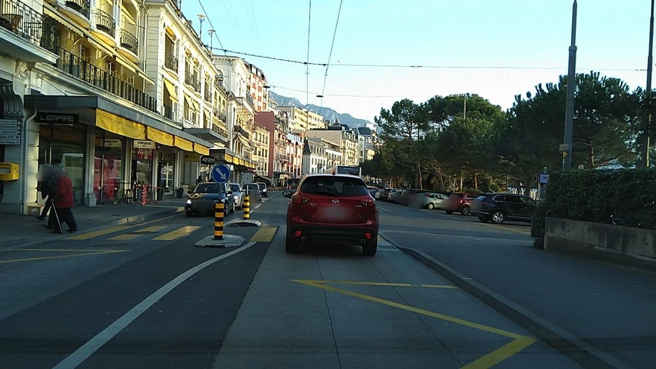 Street view near Montreux Apartment on the Lake, Montreux — © selfishseahorse (CC BY-SA · Mapillary)