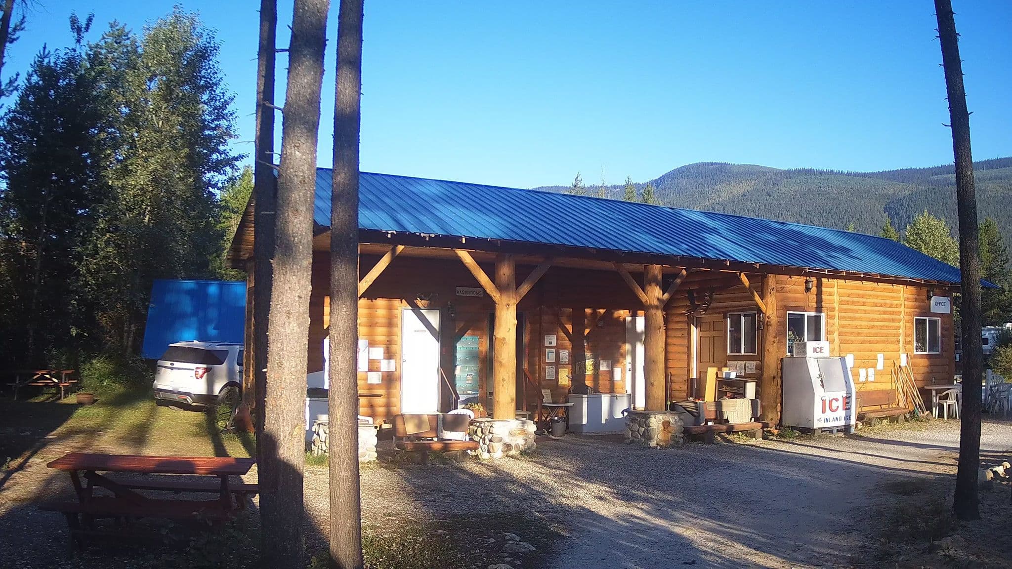 Street view near Blue River Campground, Valemount — © rps333 (CC BY-SA · Mapillary)