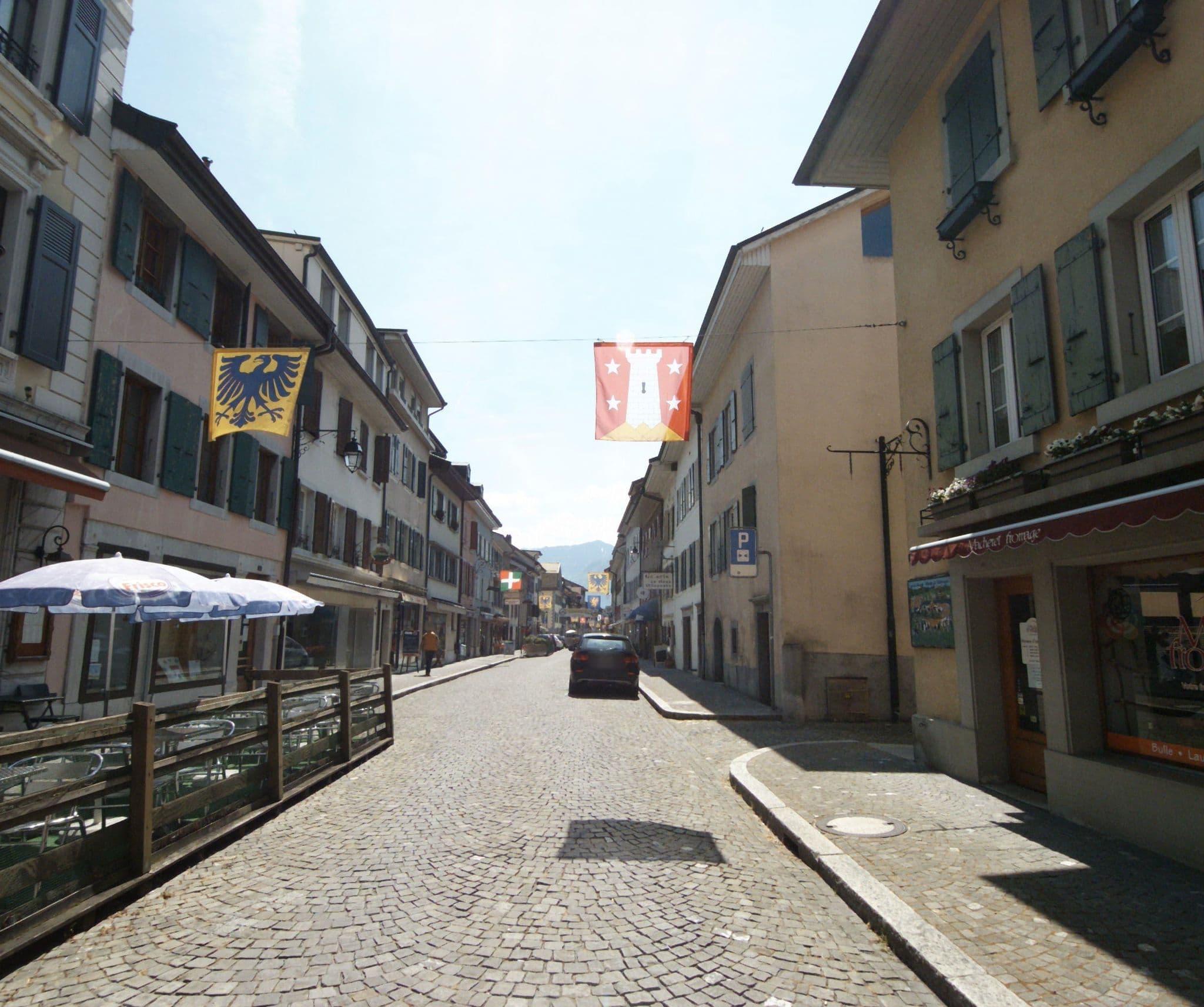 Street view near Hotel Du Soleil, Villeneuve — © villeneuve (CC BY-SA · Mapillary)