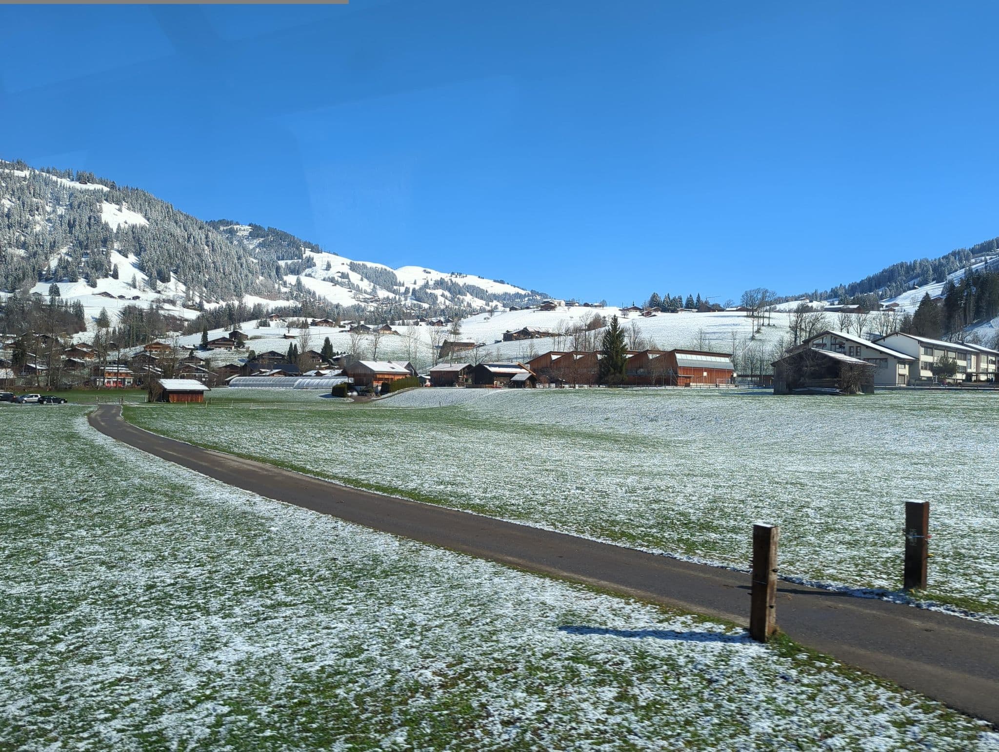 Street view near Ferienlager Eggli AG, Gstaad — © oeschinen (CC BY-SA · Mapillary)
