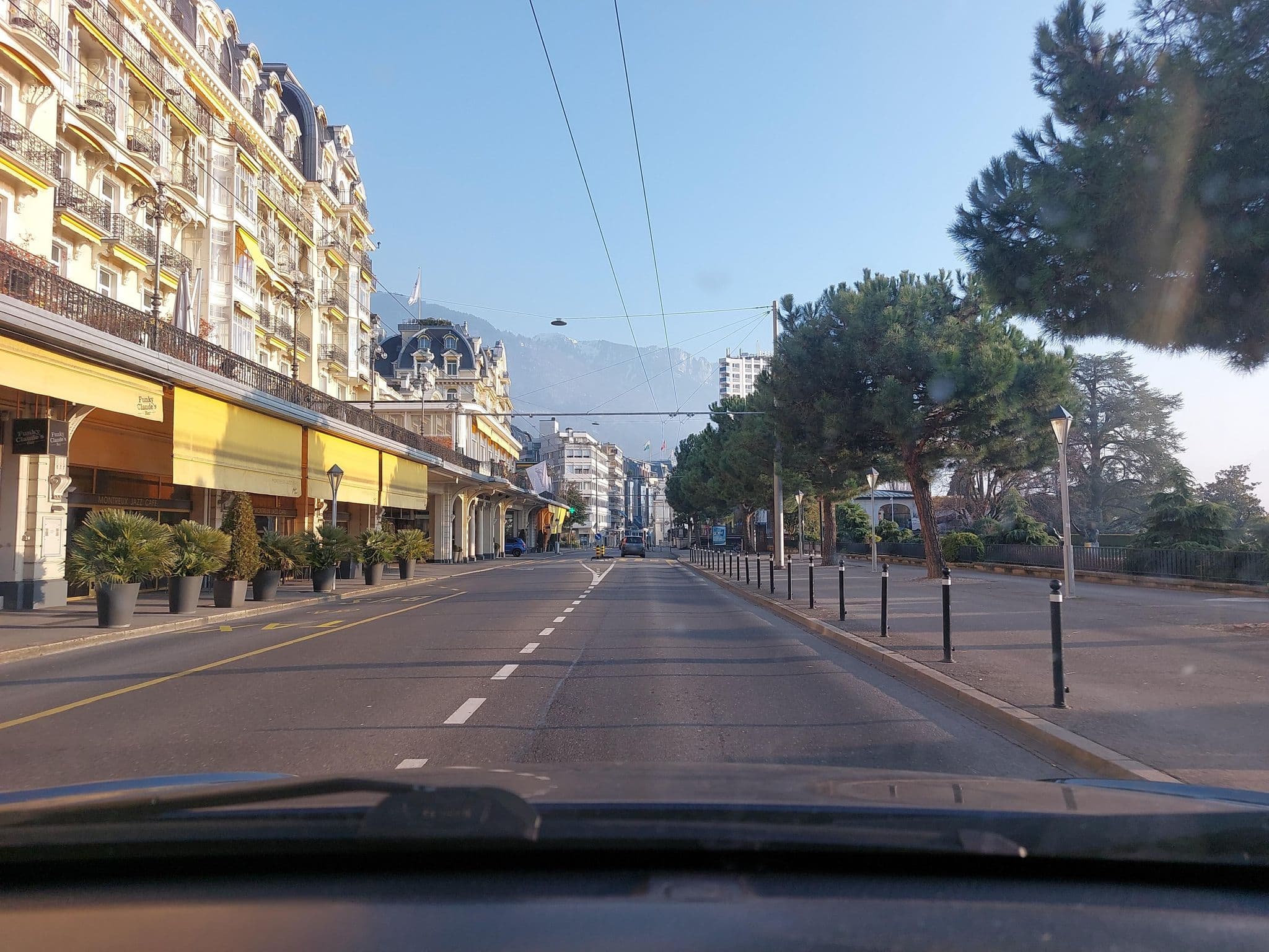 Street view near Fairmont Le Montreux Palace, Montreux — © Balbenar (CC BY-SA · Mapillary)