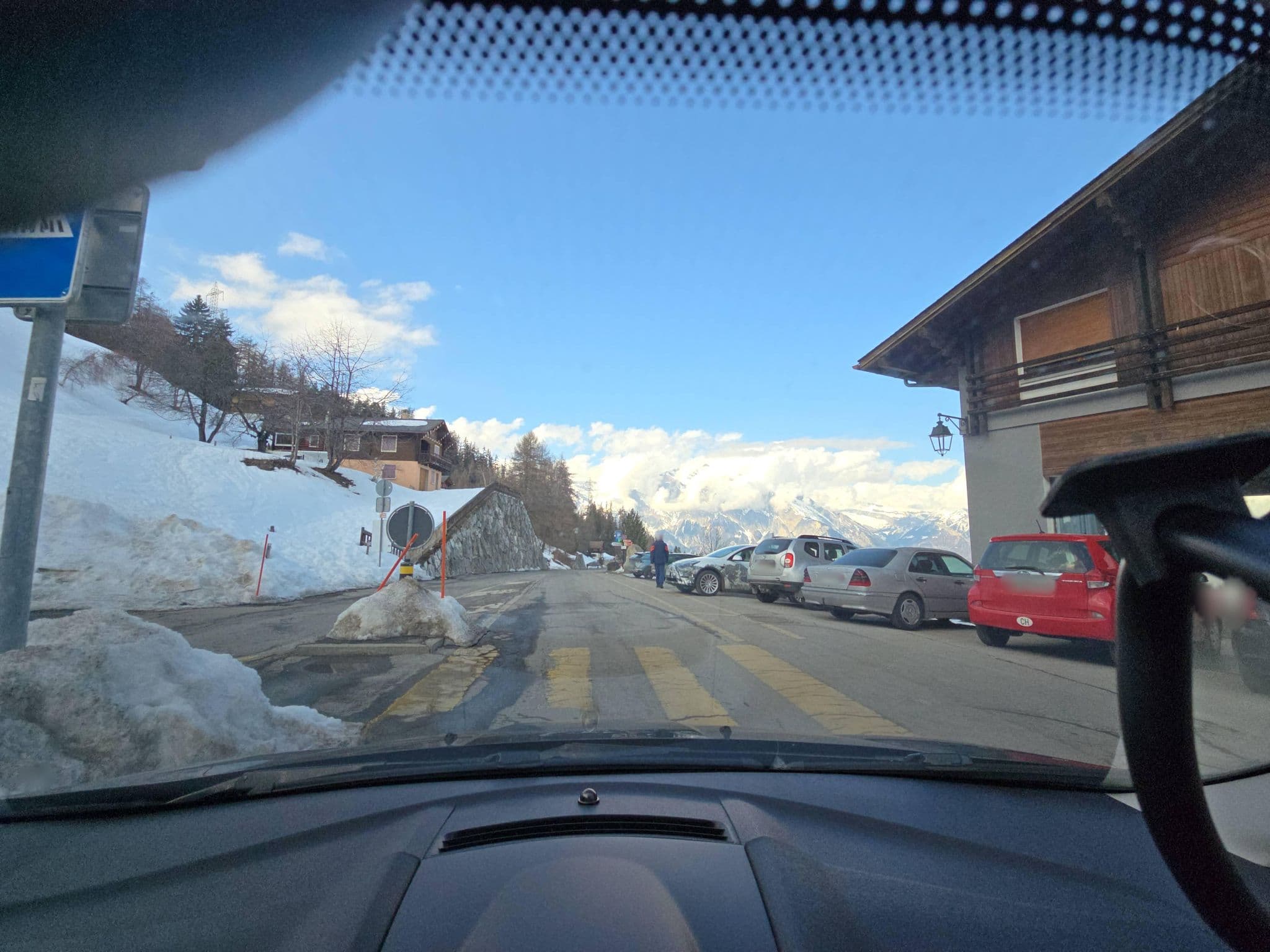 Street view near Auberge Le Central, Riddes — © Maximilien (CC BY-SA · Mapillary)