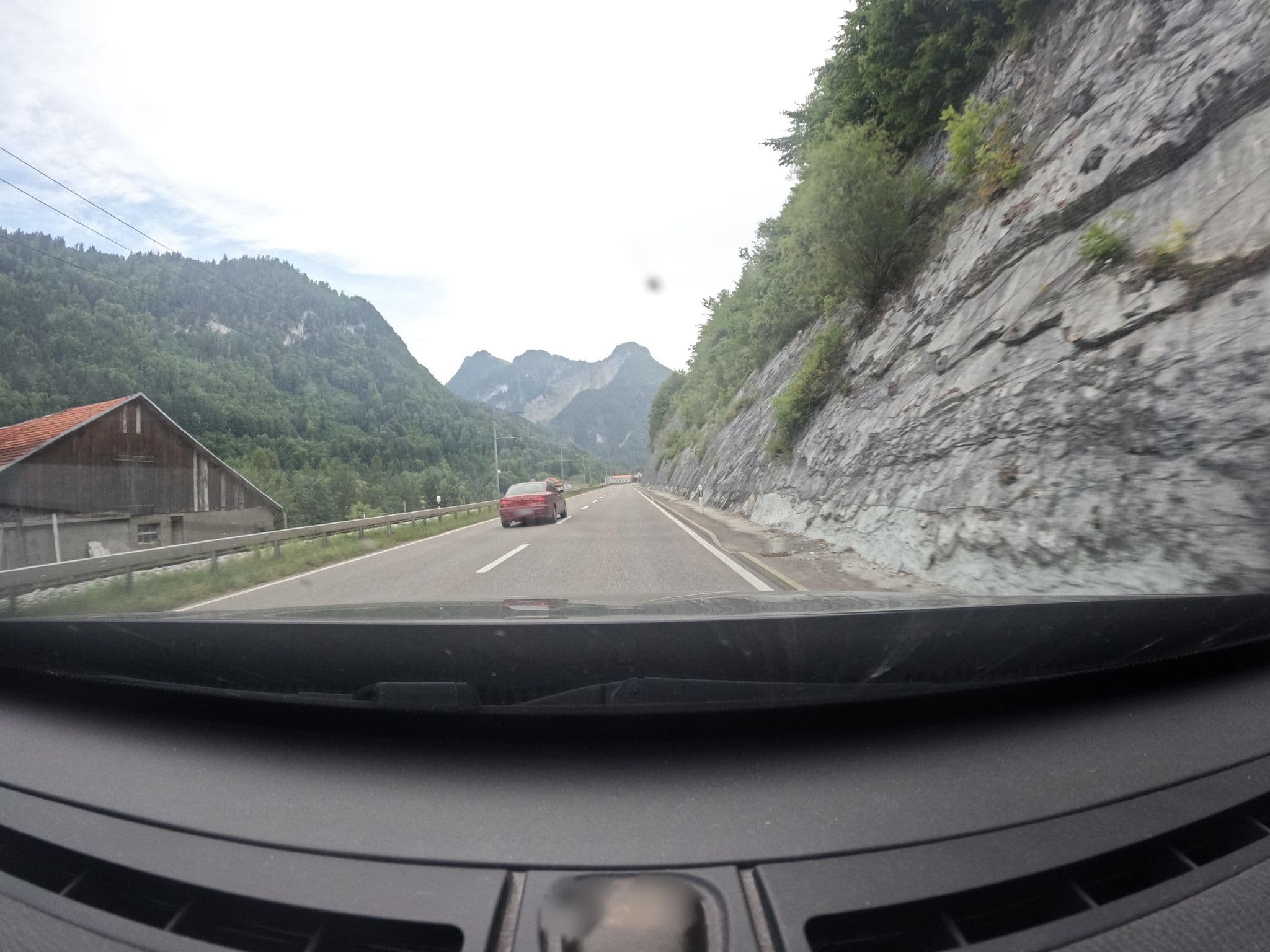 Street view near Hôtel de la gare Restaurant, Château-d'Oex — © vinisa (CC BY-SA · Mapillary)