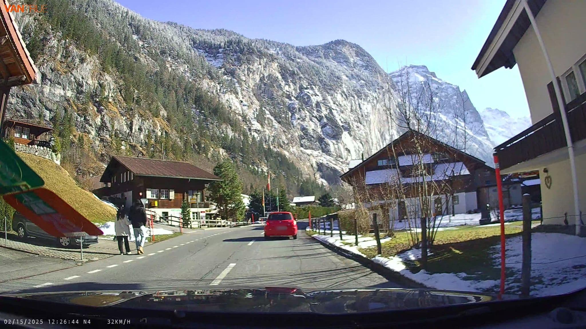 Street view near My Paradise, Lauterbrunnen — © fcignat (CC BY-SA · Mapillary)