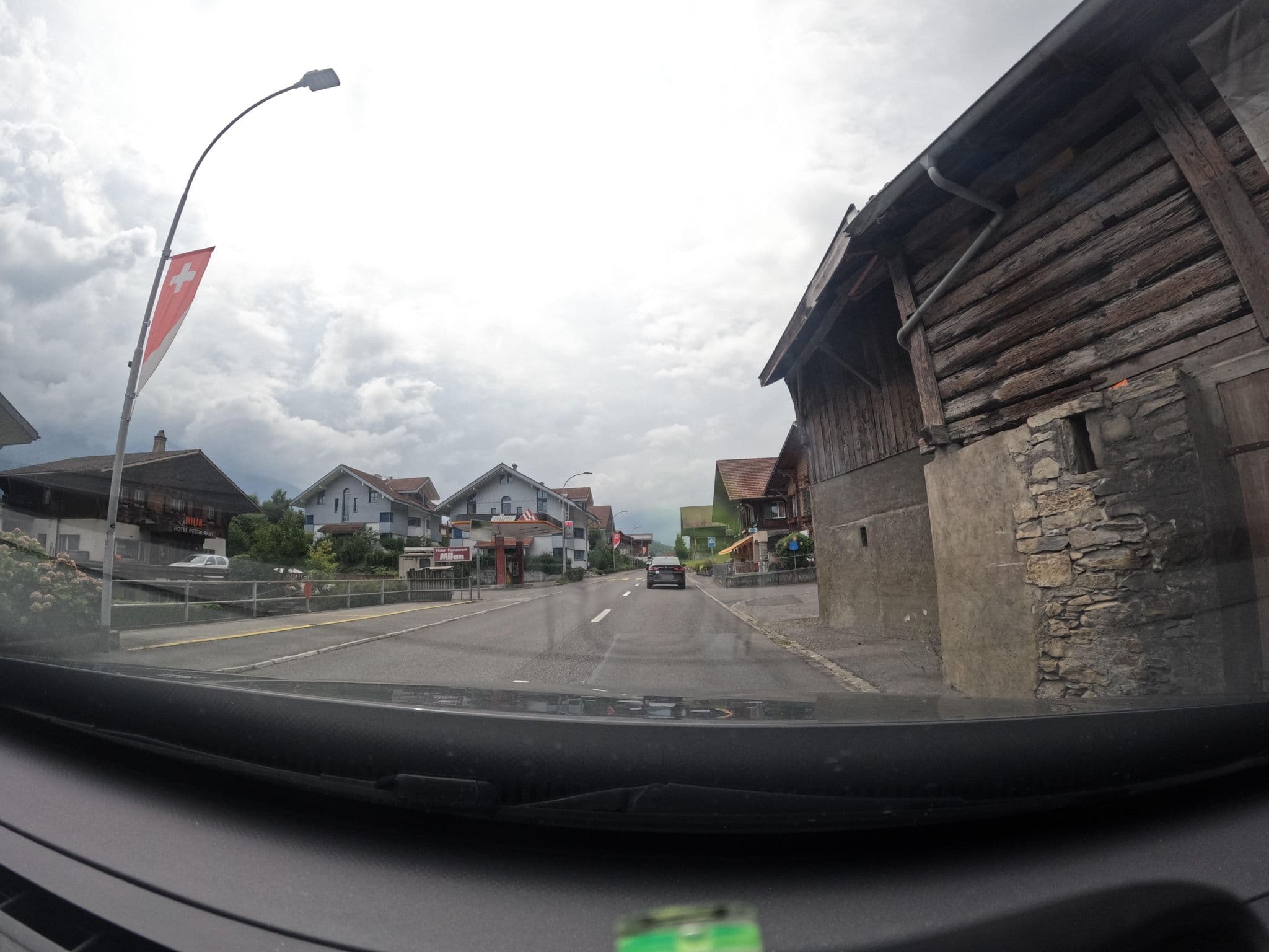 Street view near Hotel Milan, Ringgenberg — © vinisa (CC BY-SA · Mapillary)