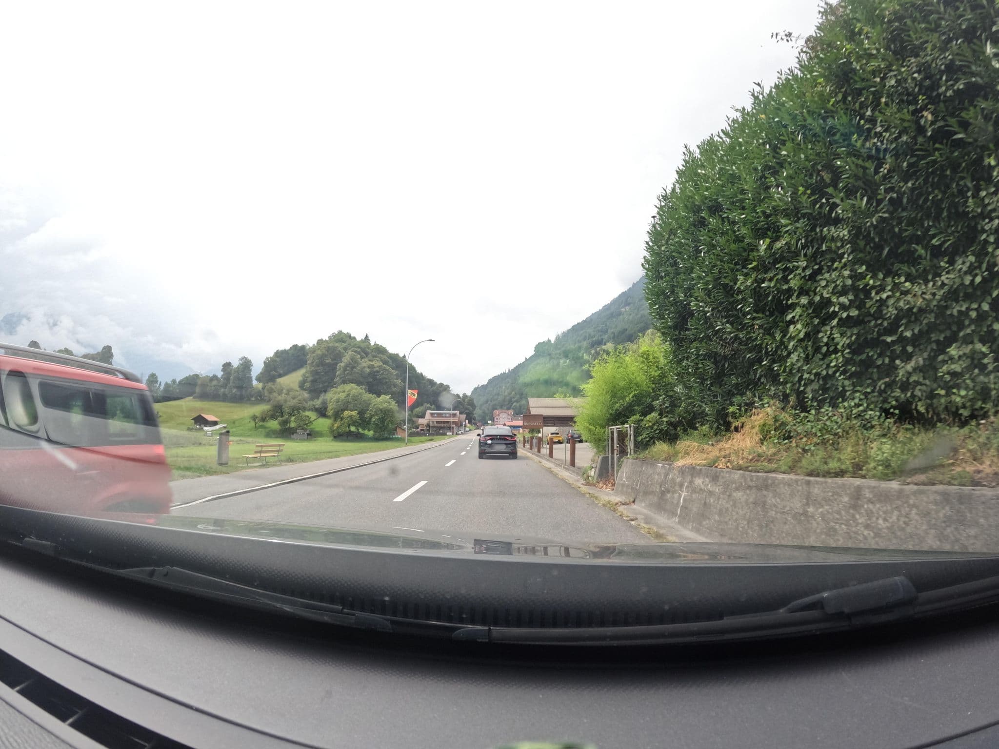 Street view near Hotel Burgseeli, Ringgenberg — © vinisa (CC BY-SA · Mapillary)