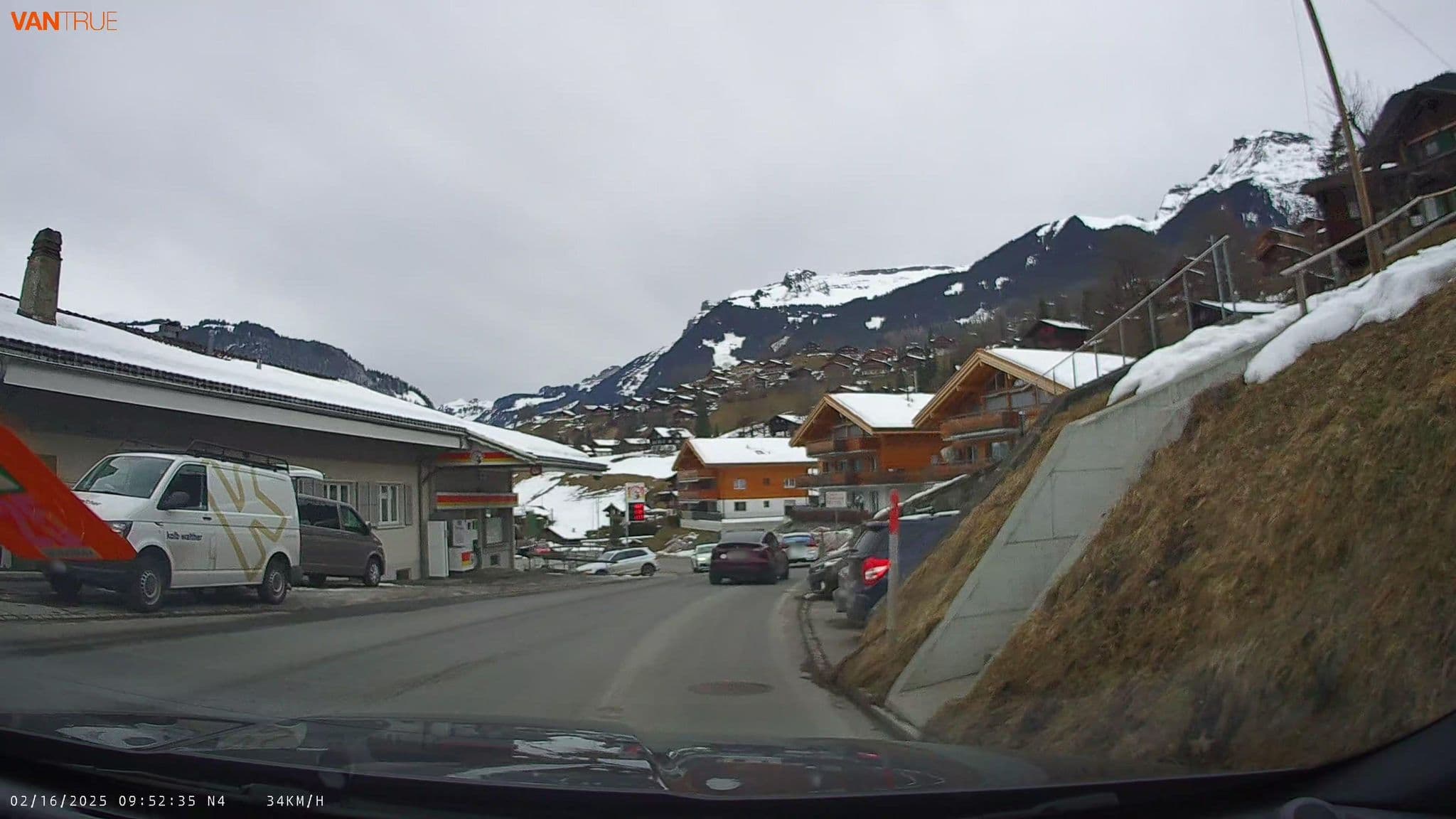 Street view near Chalet Gletschertal, Grindelwald — © fcignat (CC BY-SA · Mapillary)