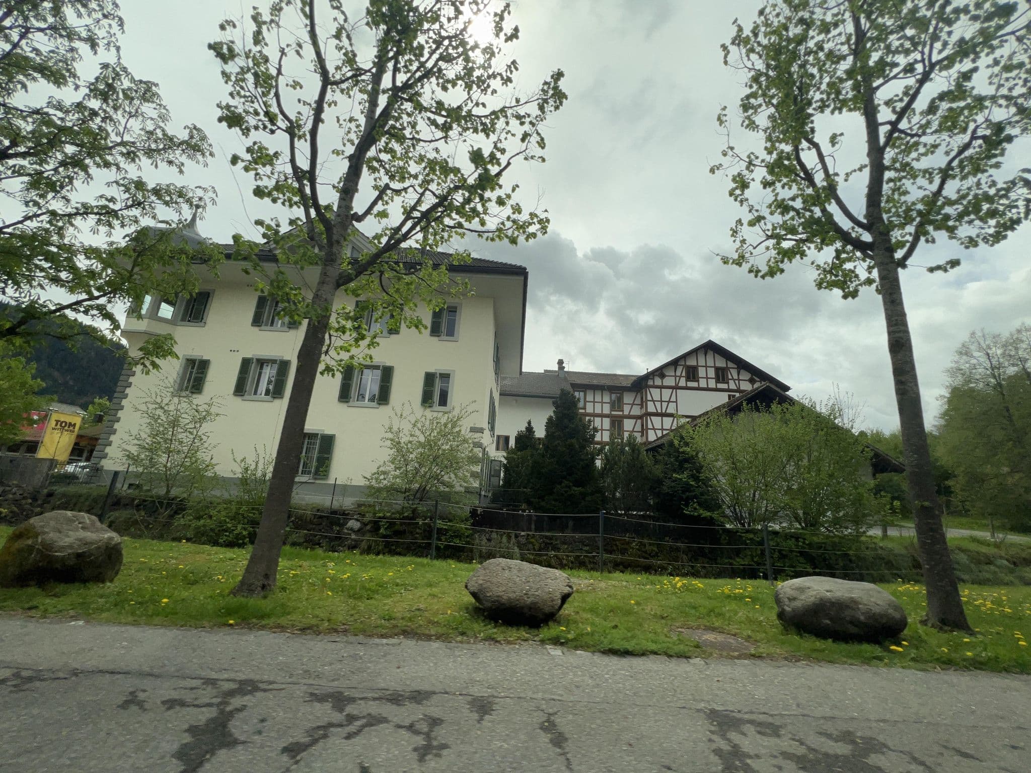 Street view near Apartment Haus Residence Zweisimmen, Zweisimmen — © yellowracer (CC BY-SA · Mapillary)