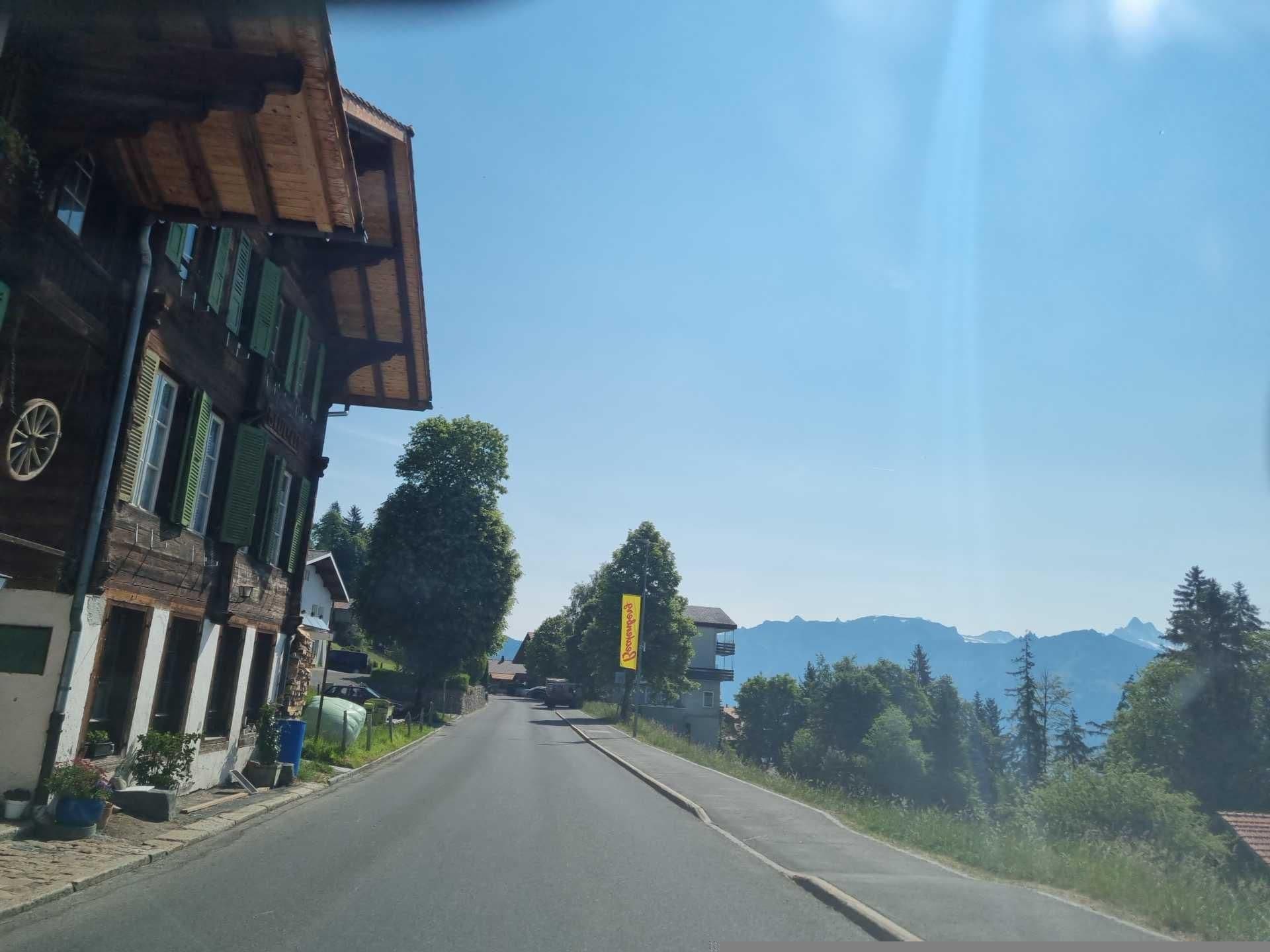 Street view near Ferienwohnung Berna, Beatenberg — © Yha1 (CC BY-SA · Mapillary)