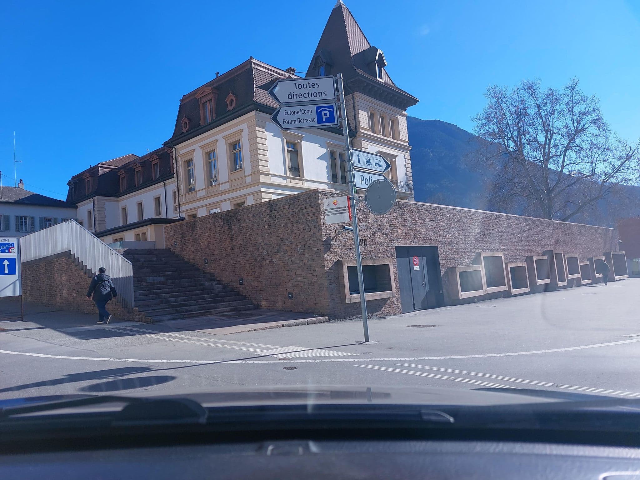 Street view near Promotion Économique de La Ville, Sierre — © Balbenar (CC BY-SA · Mapillary)