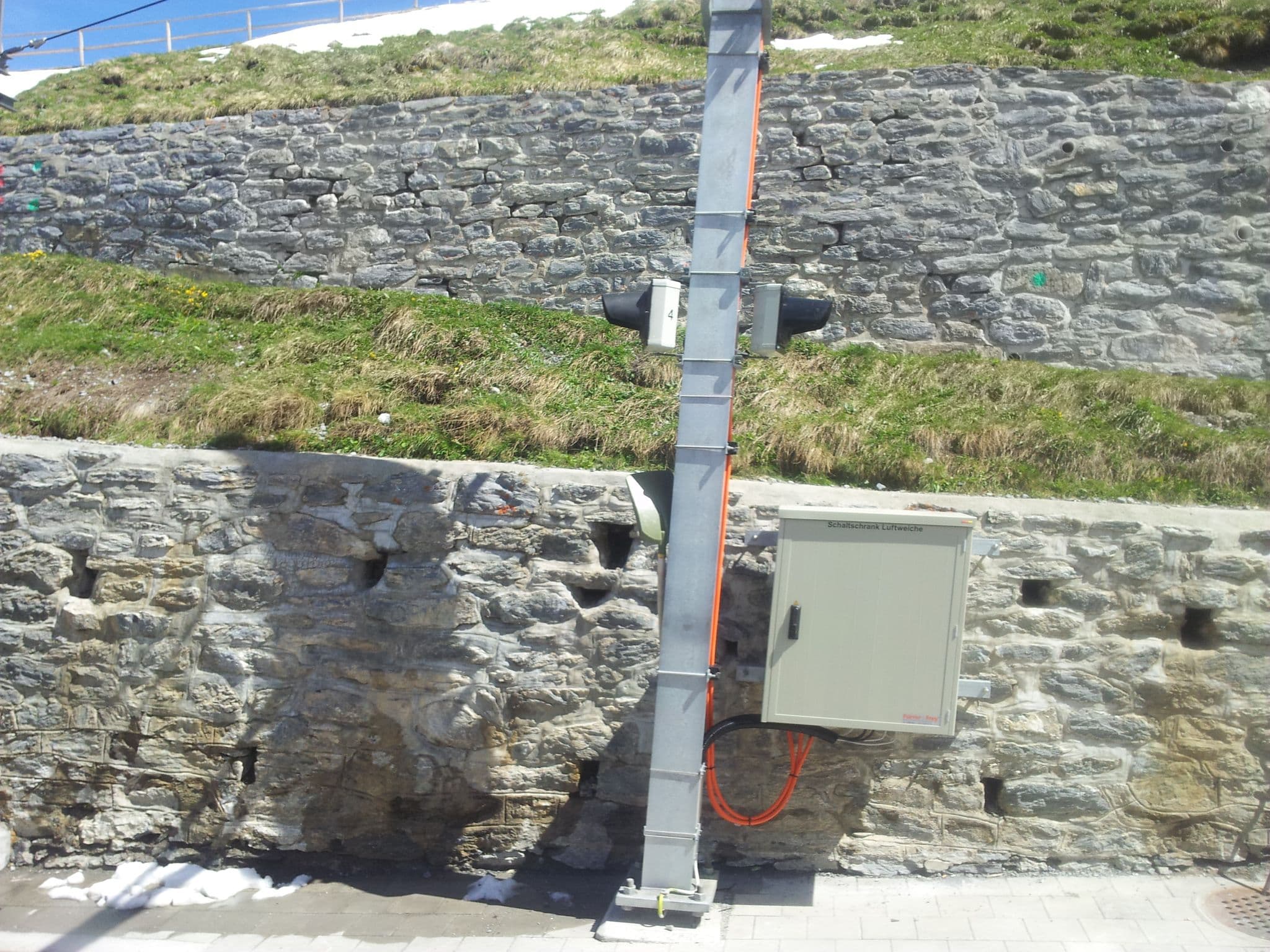 Street view near Guesthouse Eigergletscher, Lauterbrunnen — © sp8962de (CC BY-SA · Mapillary)