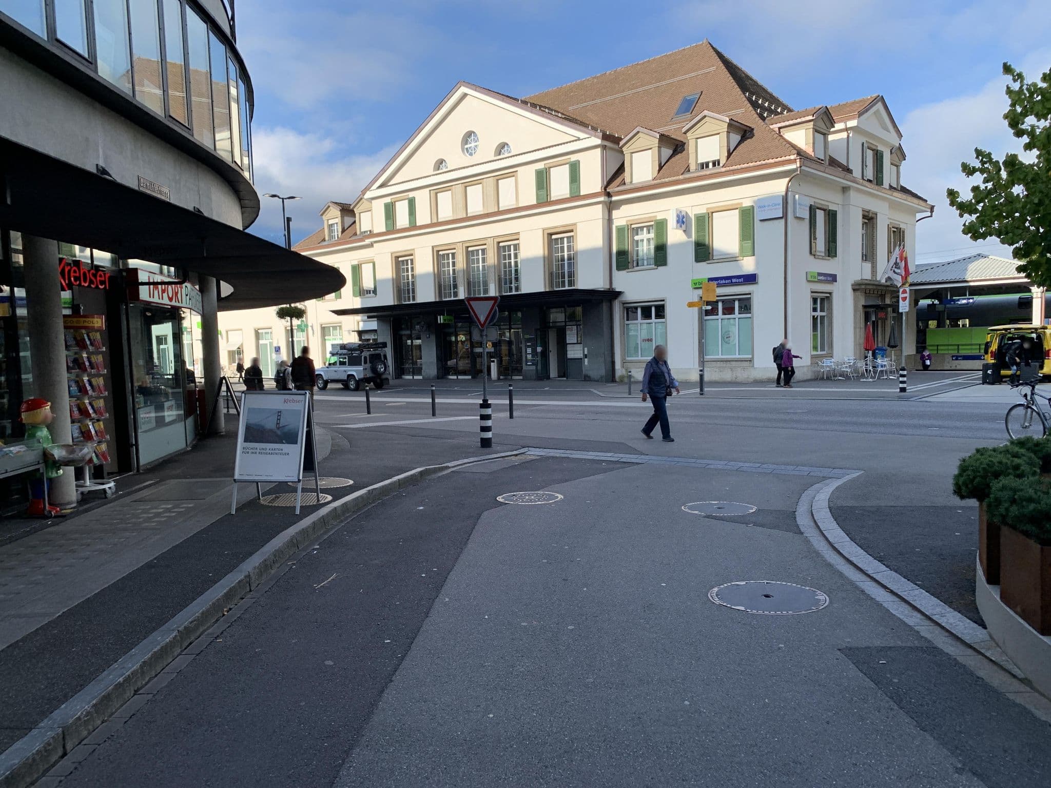 Street view near Ssico BnB, Unterseen — © robot8a (CC BY-SA · Mapillary)