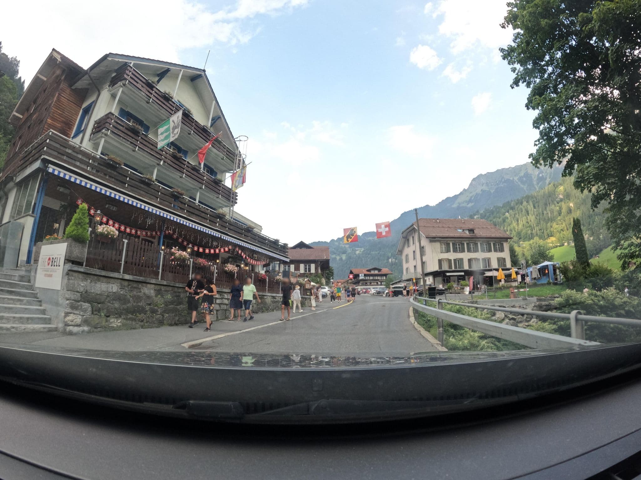 Street view near Hotel- Restaurant Jungfrau, Lauterbrunnen — © vinisa (CC BY-SA · Mapillary)