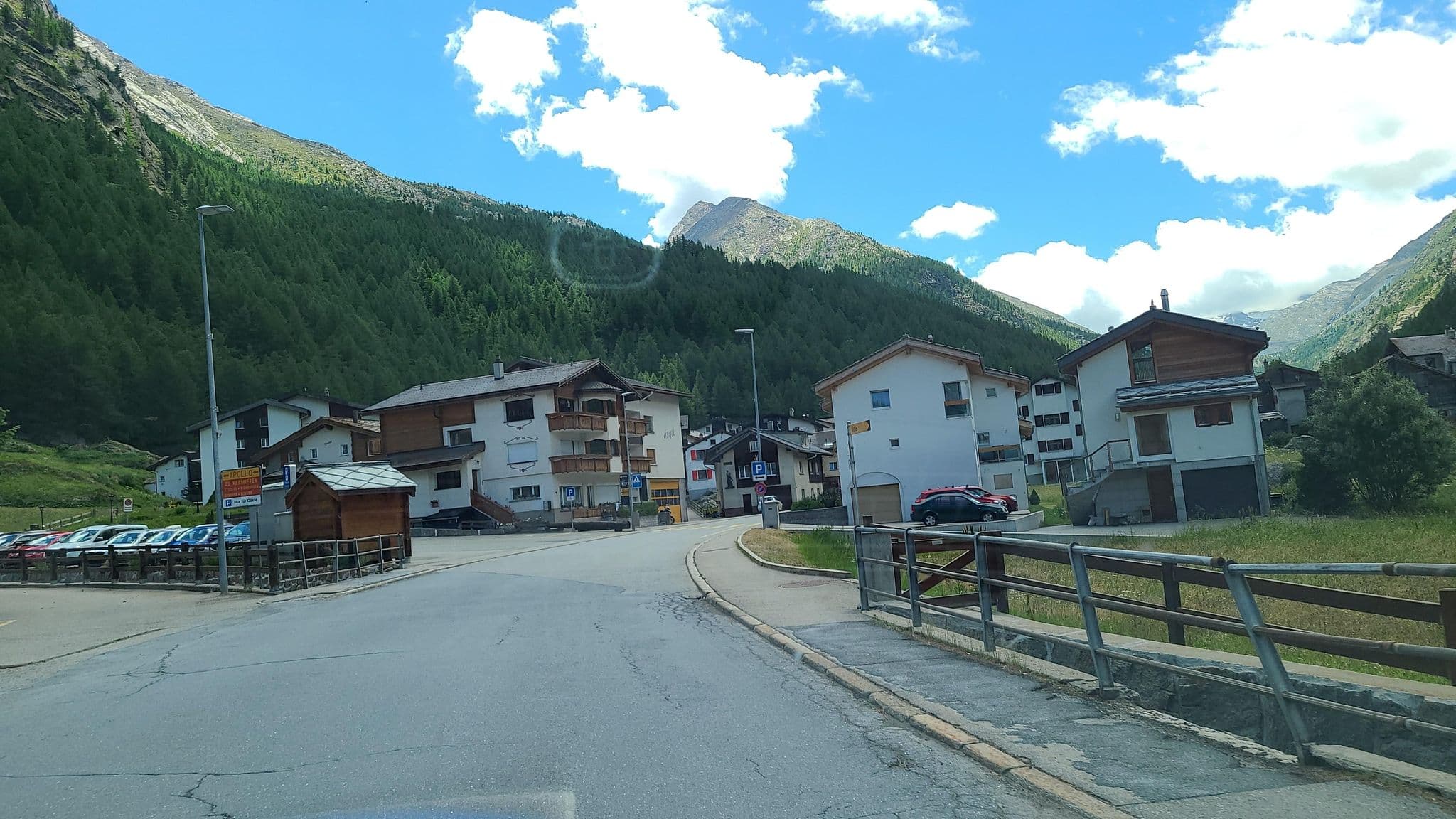 Street view near Hotel Kristall Saphir Superior, Saas-Fee — © chrisbeddow (CC BY-SA · Mapillary)