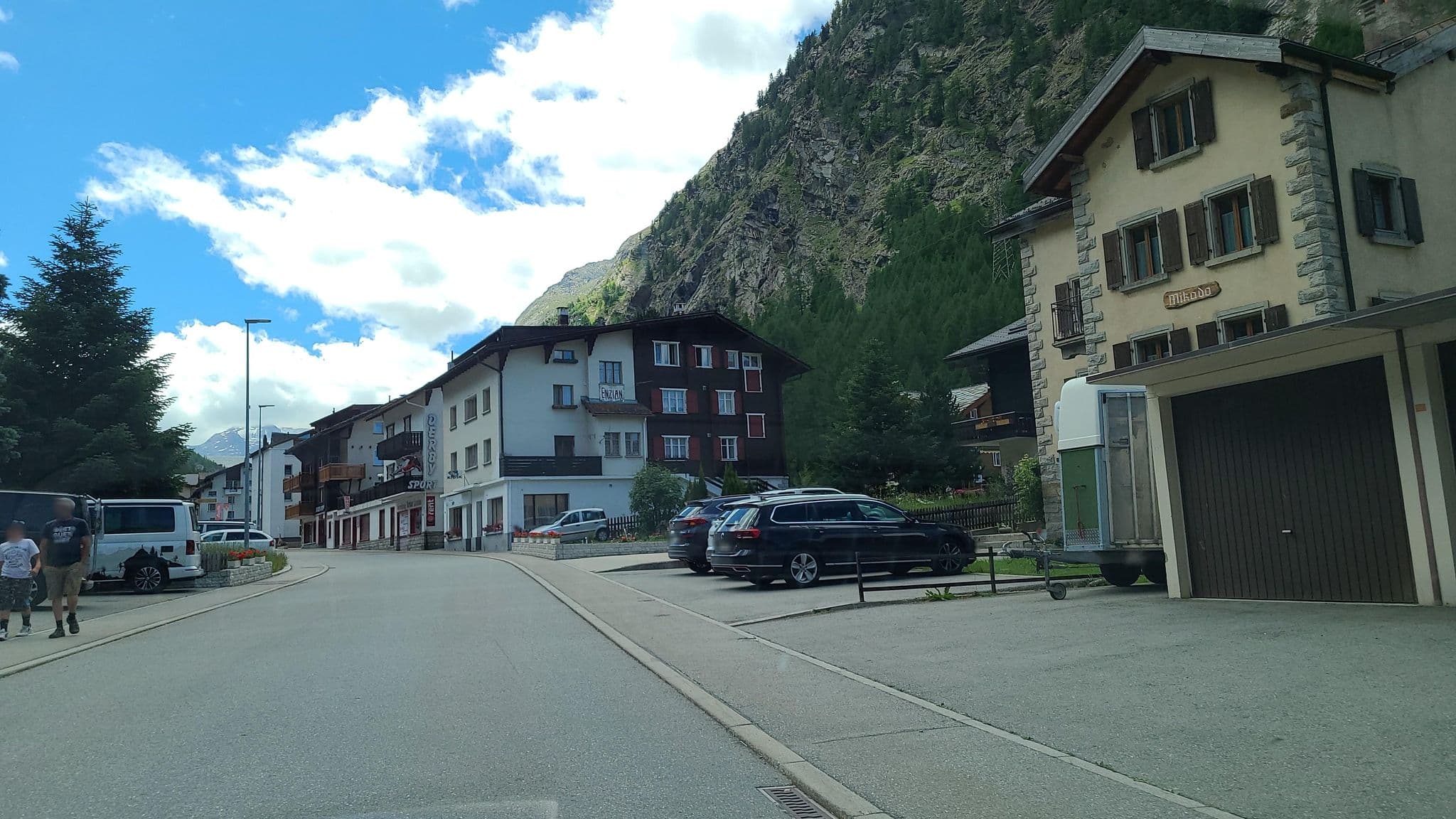 Street view near Bergheimat, Saas-Fee — © chrisbeddow (CC BY-SA · Mapillary)