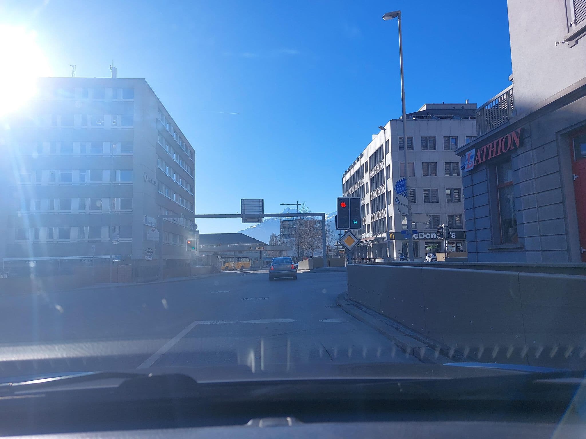 Street view near Les Ateliers De La Cité, Sitten — © Balbenar (CC BY-SA · Mapillary)