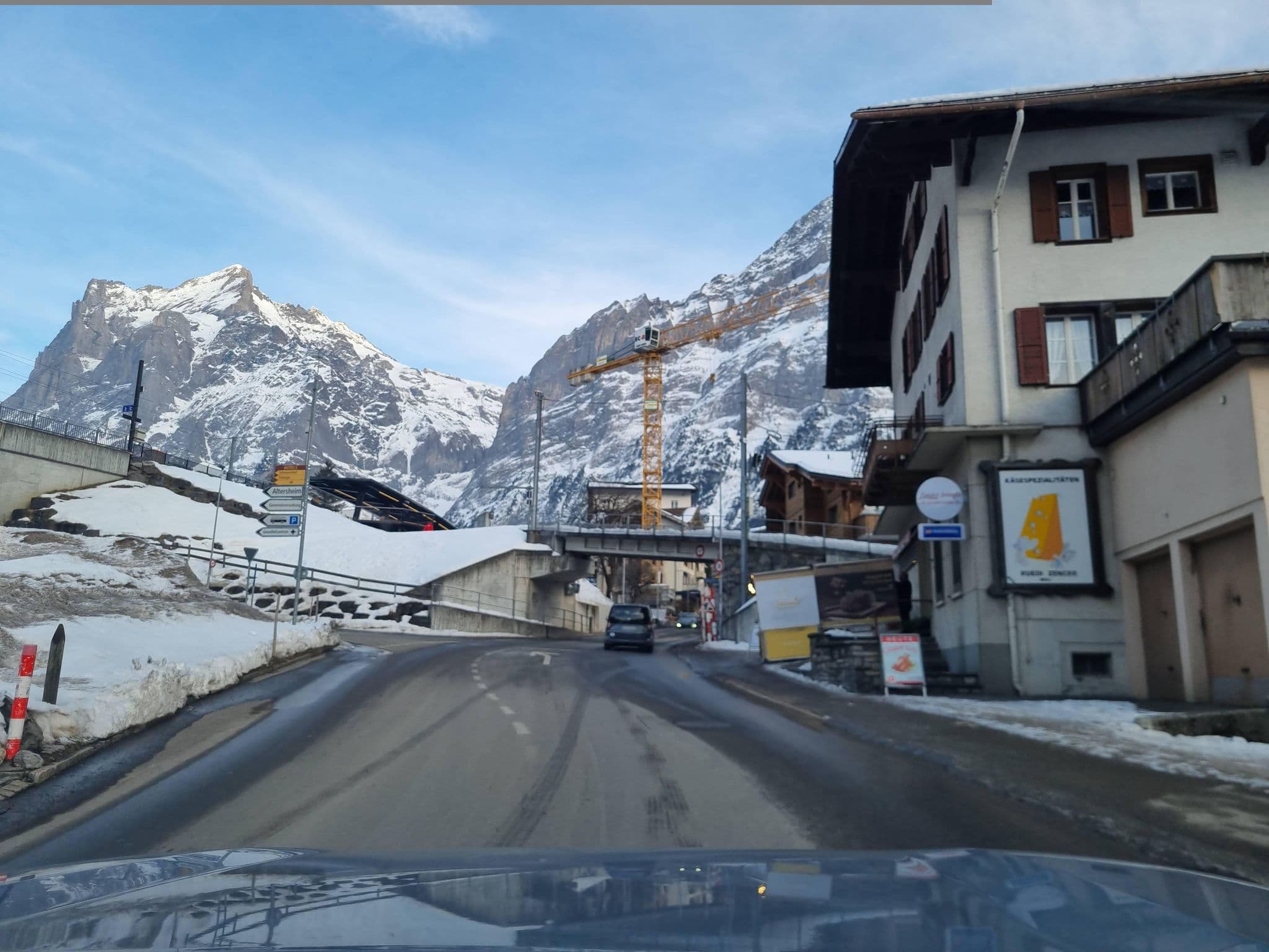 Street view near Chalet Gletscherbach - GriwaRent AG, Grindelwald — © Yha1 (CC BY-SA · Mapillary)