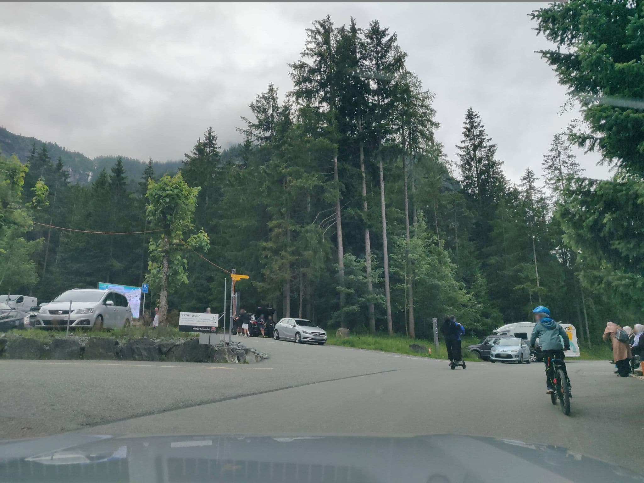 Street view near Typically Swiss Hotel Ermitage, Kandersteg — © Yha1 (CC BY-SA · Mapillary)