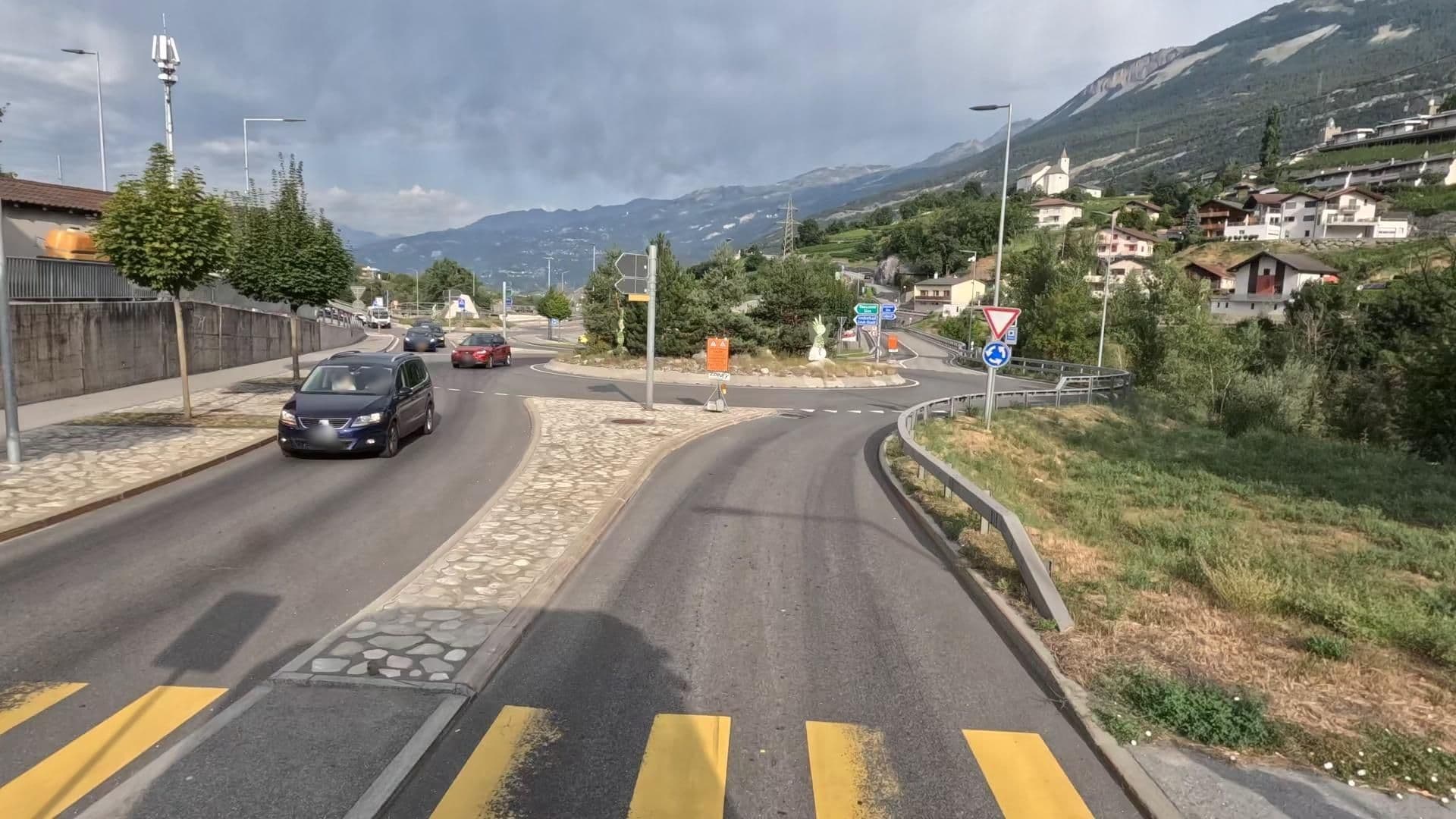 Street view near Kinderdorf Leuk, Leuk — © bct (CC BY-SA · Mapillary)