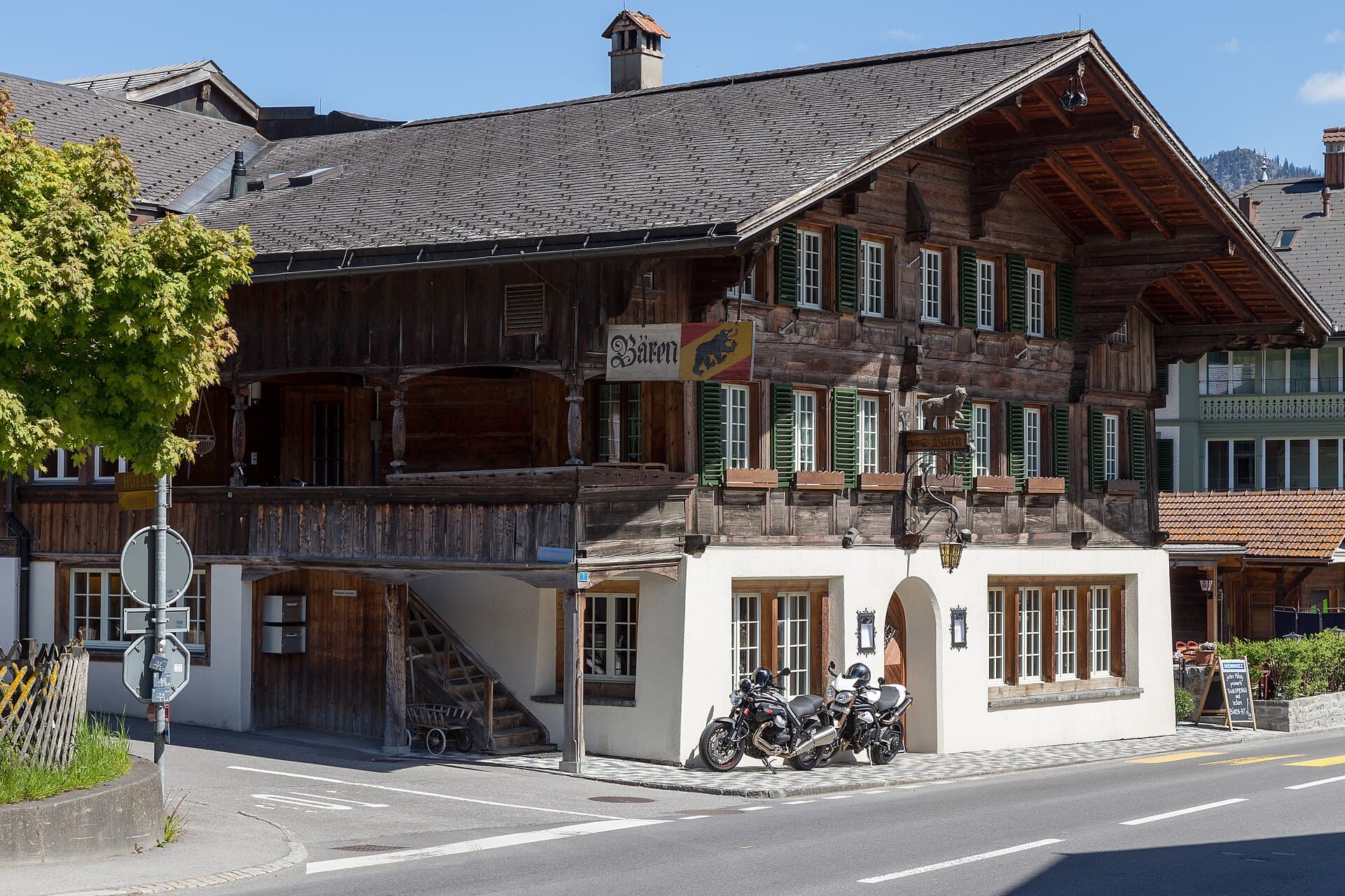 Hotel Bären B&B (via Wikimedia Commons, CC BY-SA 4.0)