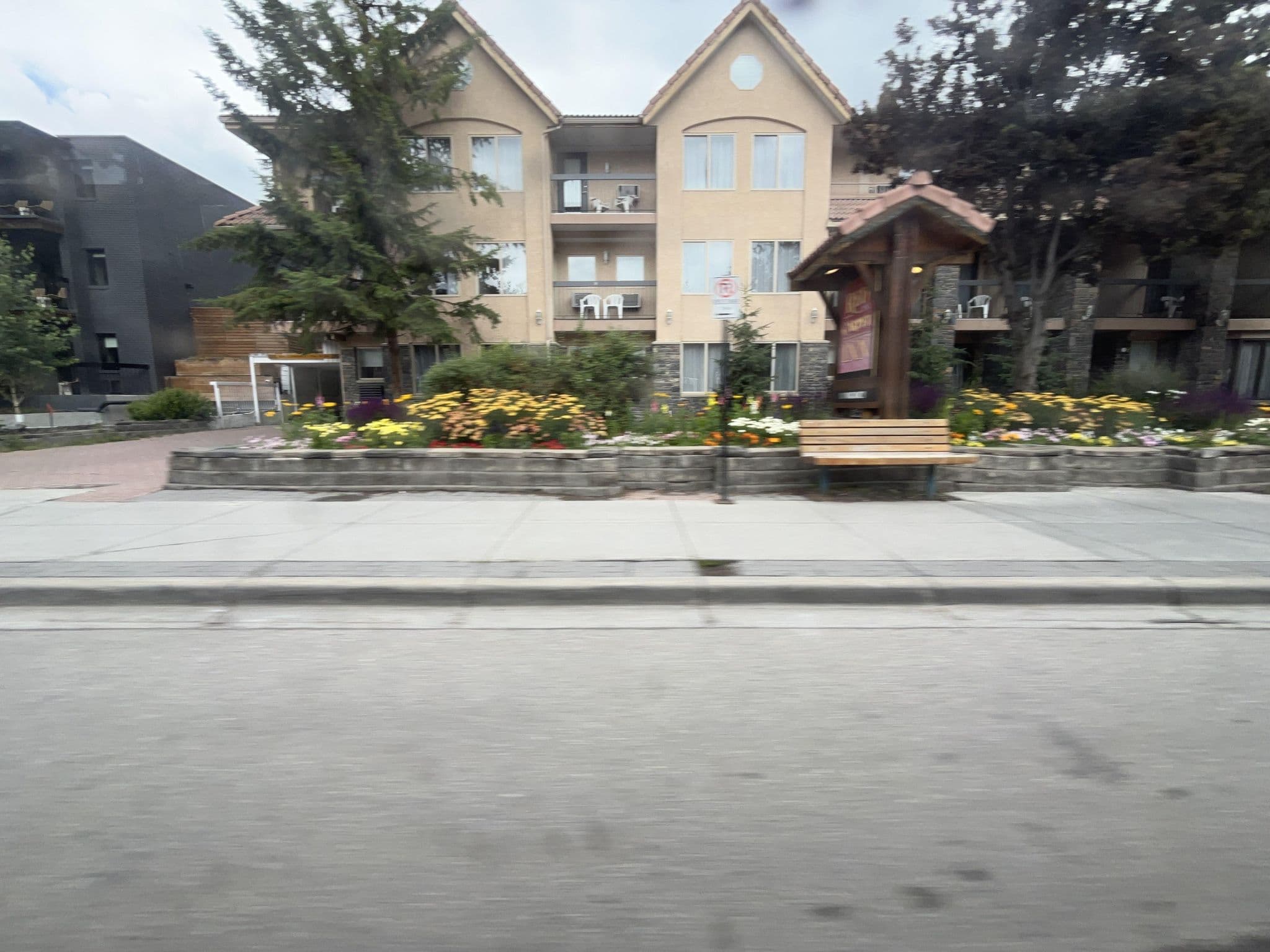Street view near Red Carpet Inn, Banff