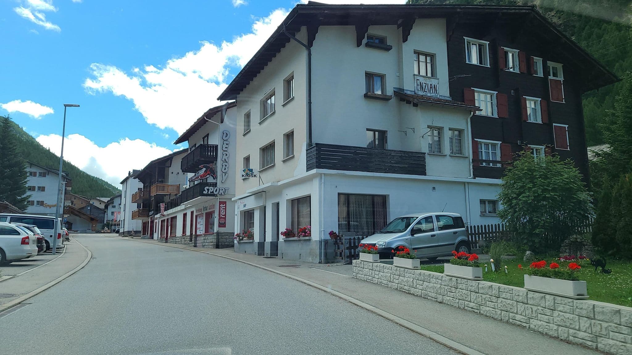 Street view near Abendstern, Saas-Fee — © chrisbeddow (CC BY-SA · Mapillary)