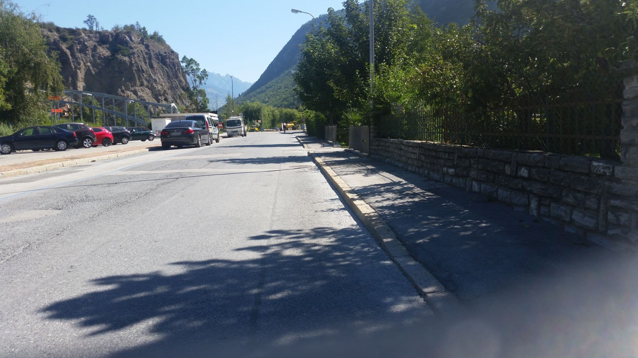 Street view near Hotel Garni Les Berges, Chippis — © keigan (CC BY-SA · Mapillary)