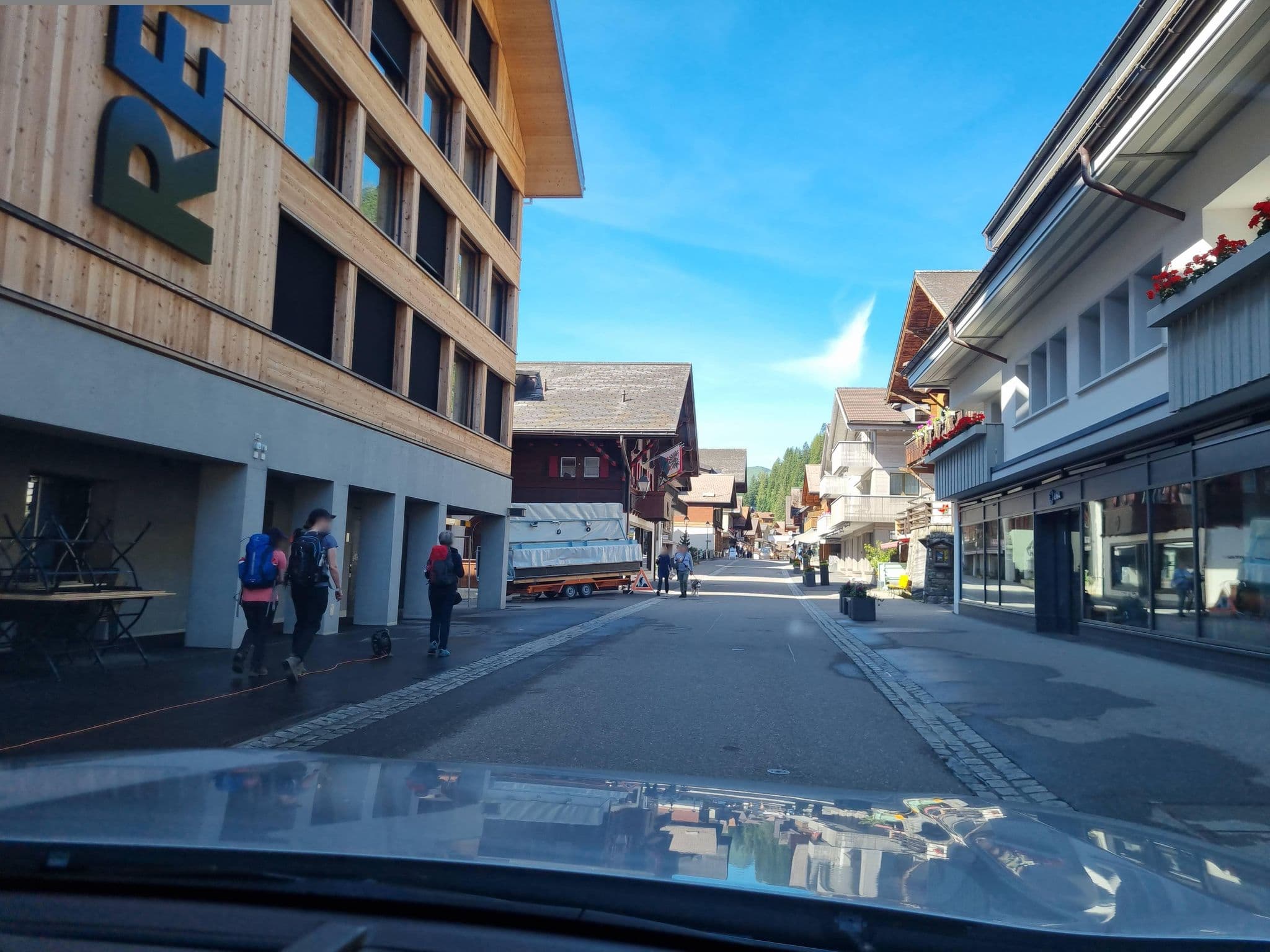Street view near Im Zentrum, Adelboden — © Yha1 (CC BY-SA · Mapillary)