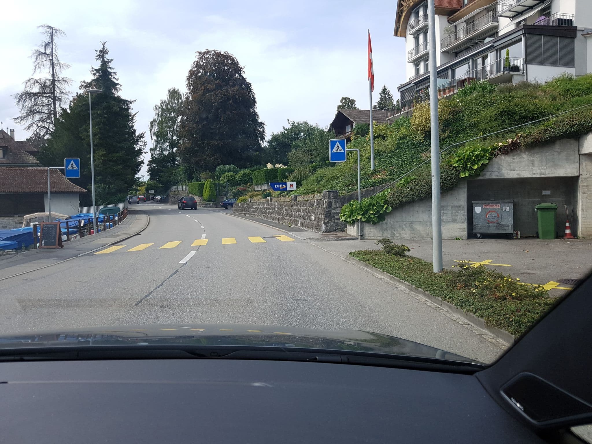 Street view near Lounge Bar Jundt, Sigriswil — © axe (CC BY-SA · Mapillary)