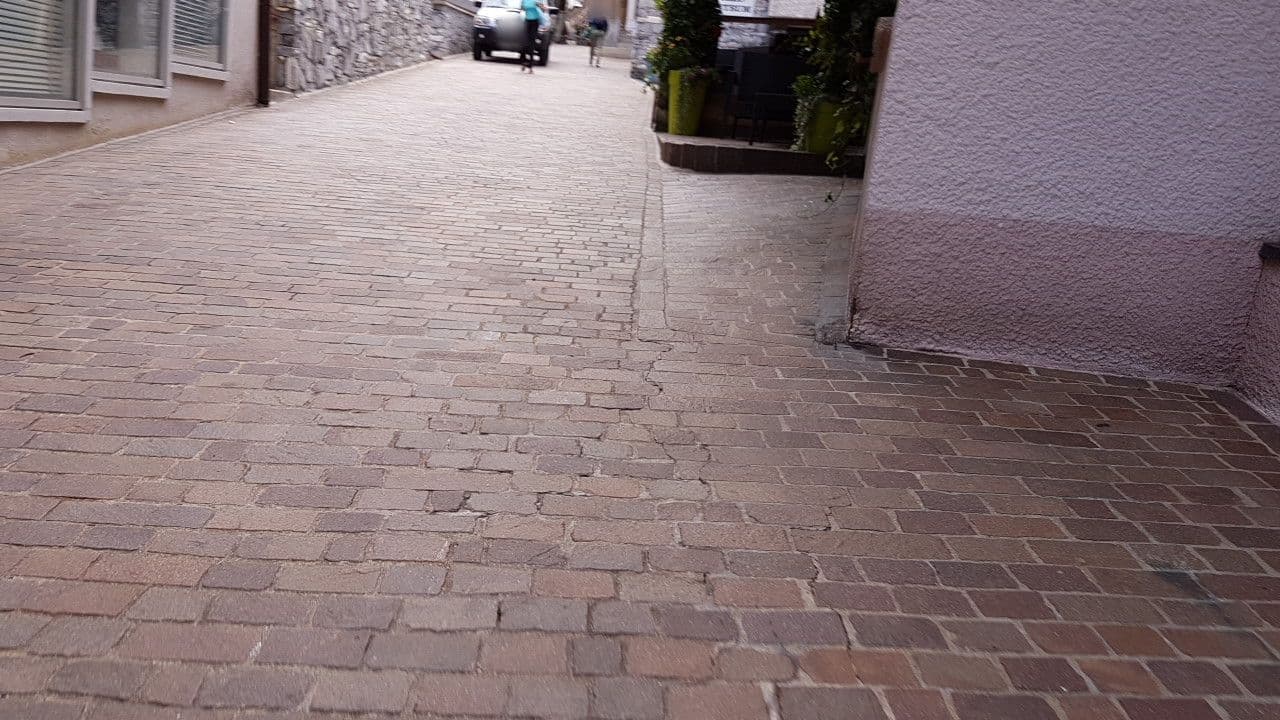 Street view near Leukerbad Vacances, Leukerbad — © trac71 (CC BY-SA · Mapillary)