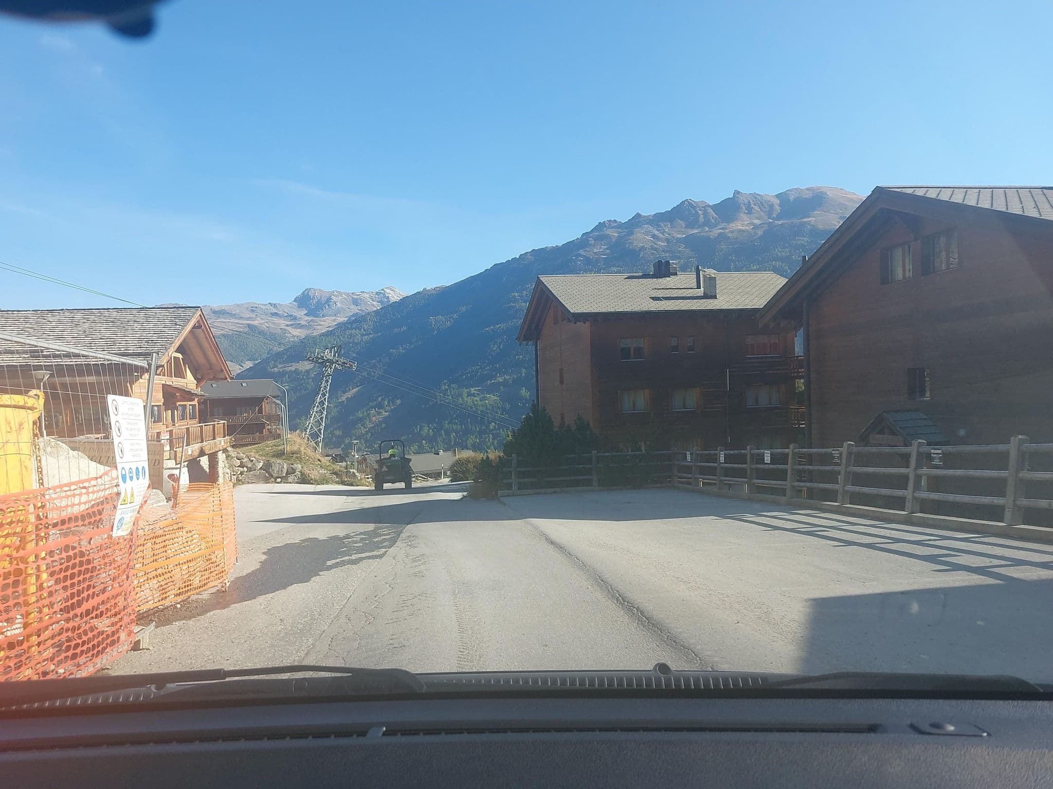 Street view near Appartement Pres des Pistes, Evolène — © Balbenar (CC BY-SA · Mapillary)