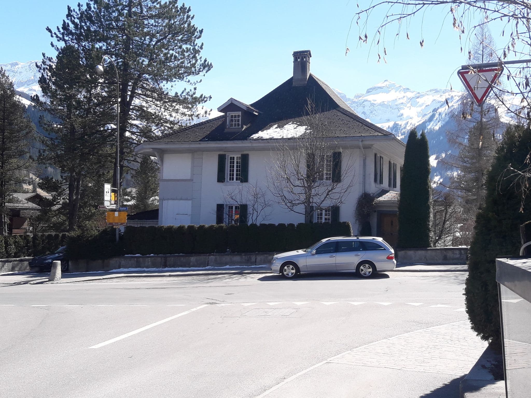 Street view near Lenk-Simmental Hotels, Lenk — © bodo3 (CC BY-SA · Mapillary)