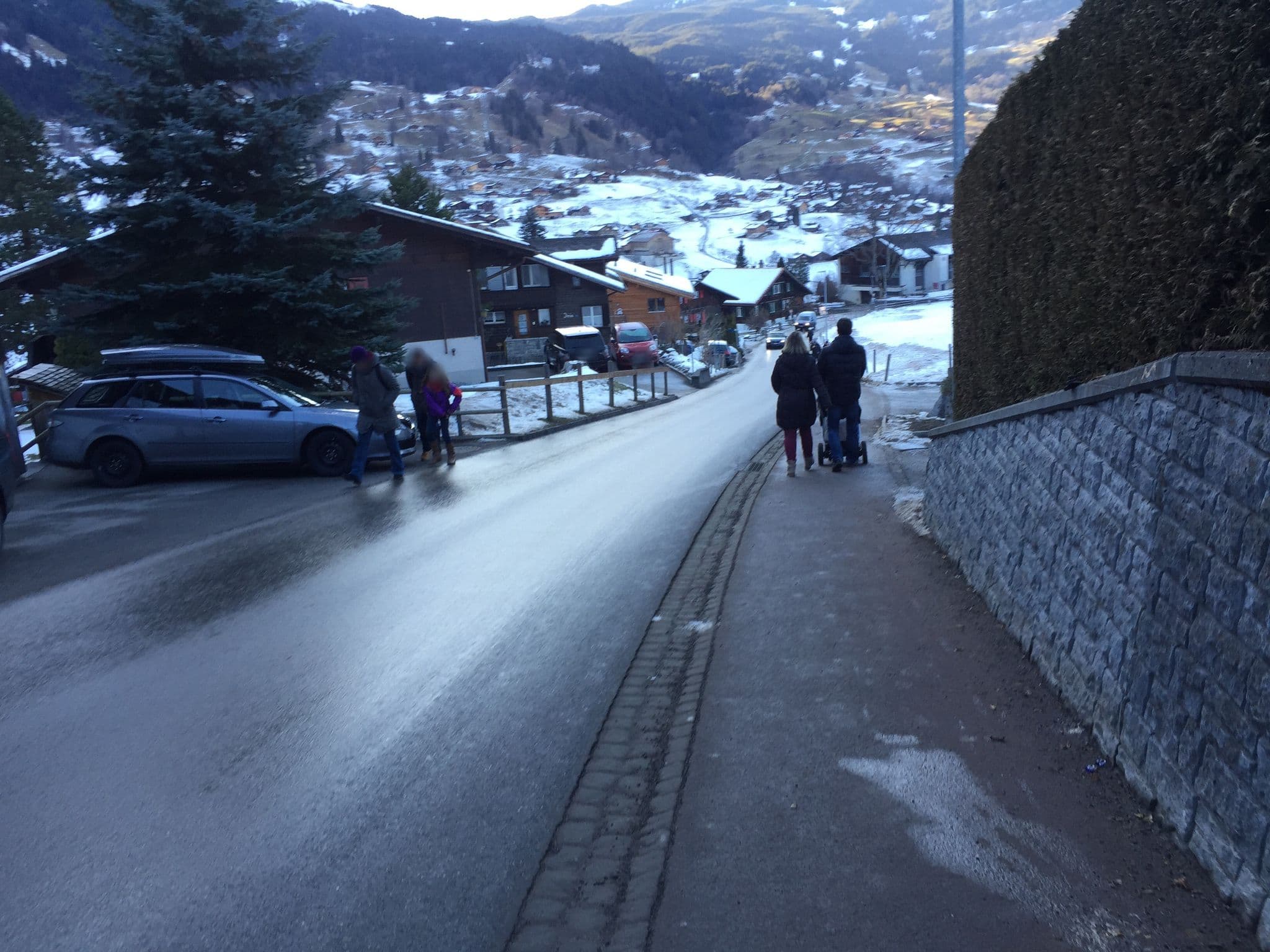 Street view near Guggerzyt, Grindelwald — © anananas (CC BY-SA · Mapillary)