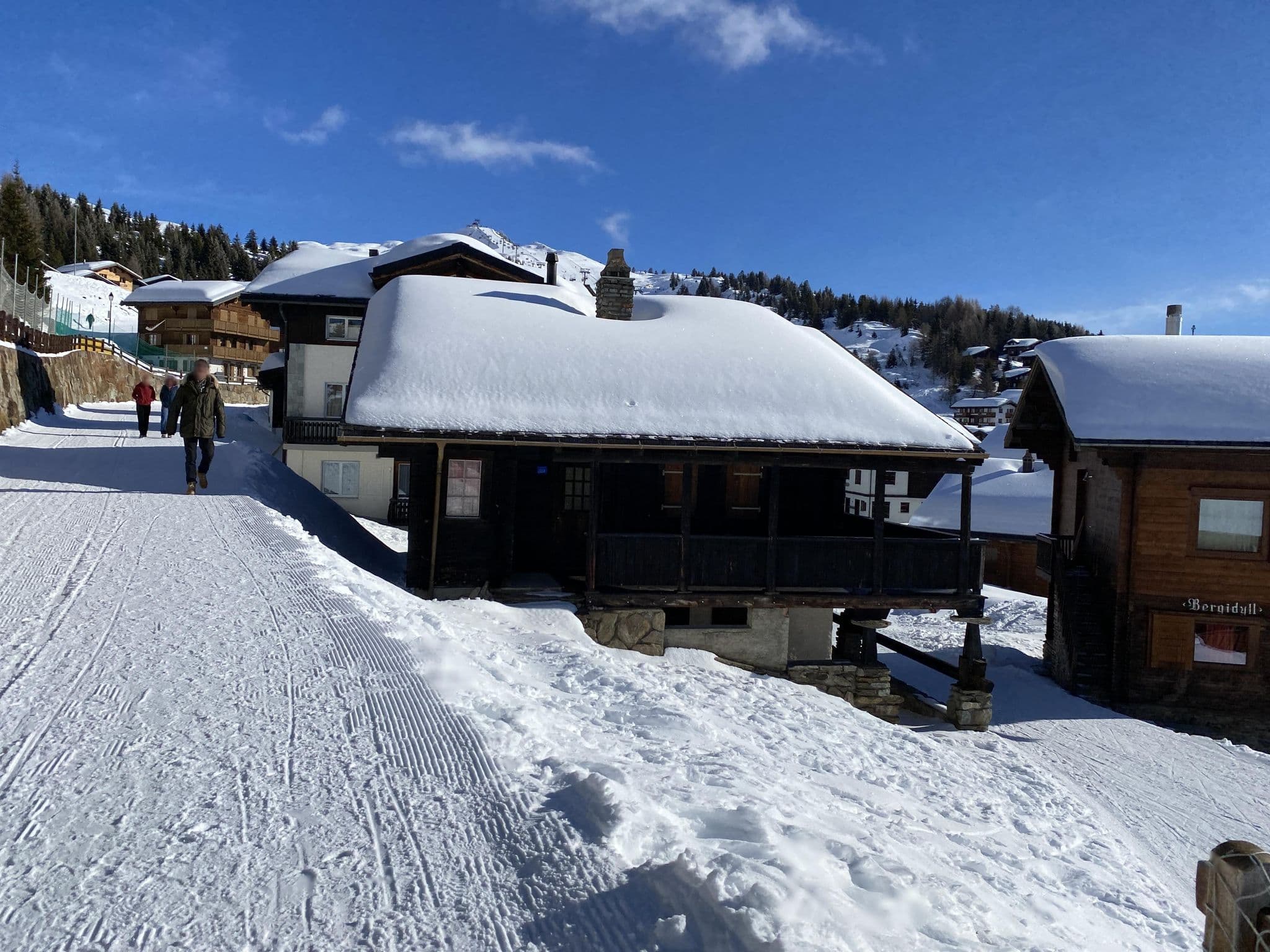 Street view near Chesa Vallese, Fiesch — © Walliser (CC BY-SA · Mapillary)