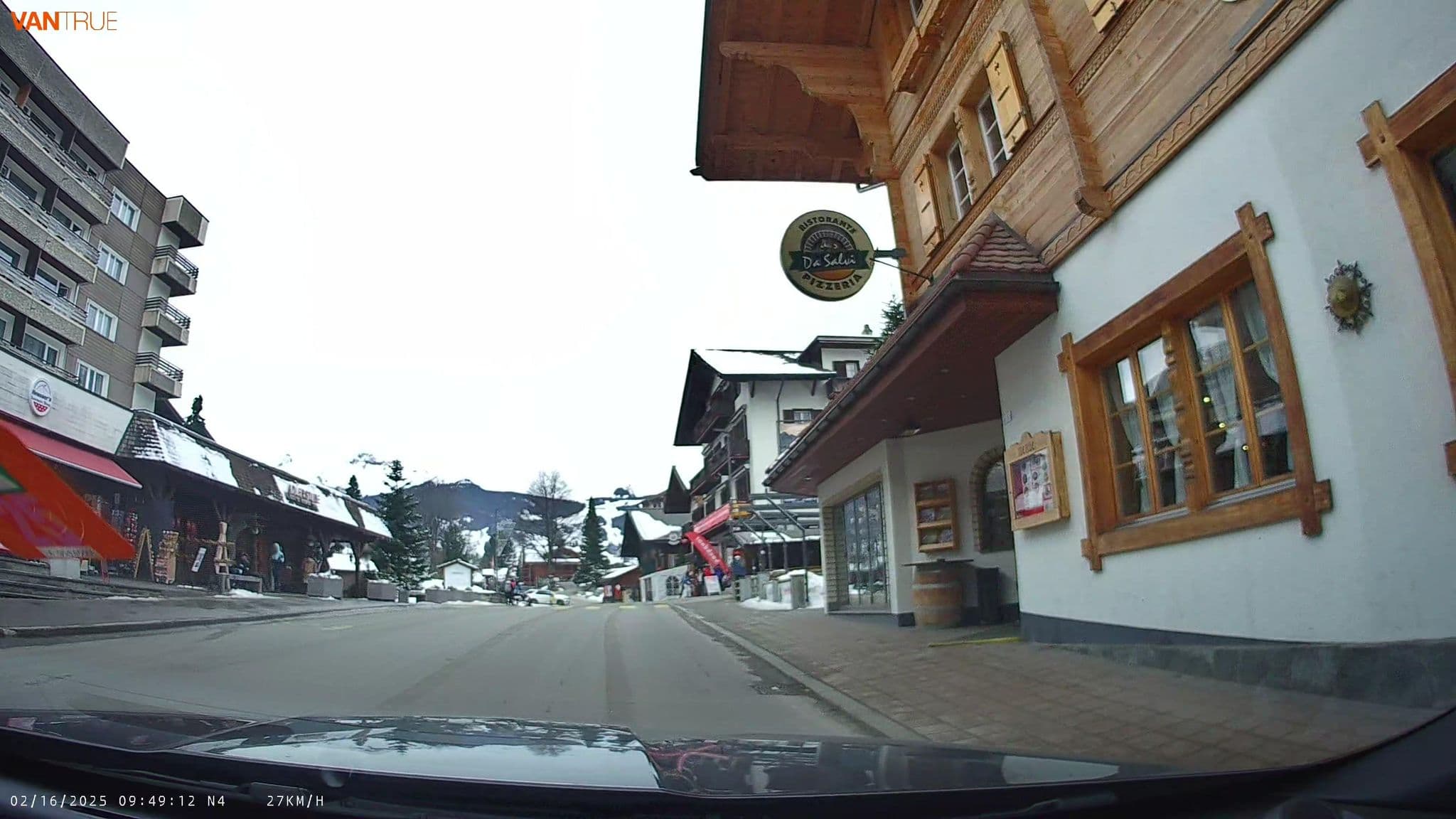 Street view near Chalet Casita, Grindelwald — © fcignat (CC BY-SA · Mapillary)