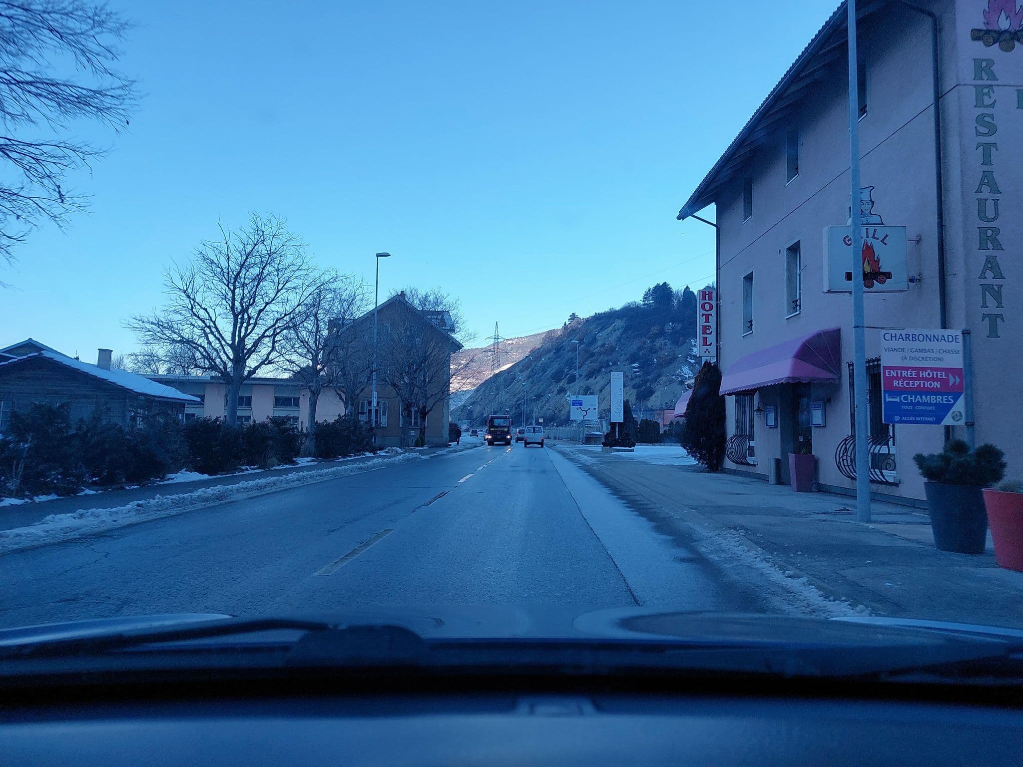 Street view near La Promenade, Chippis — © Balbenar (CC BY-SA · Mapillary)