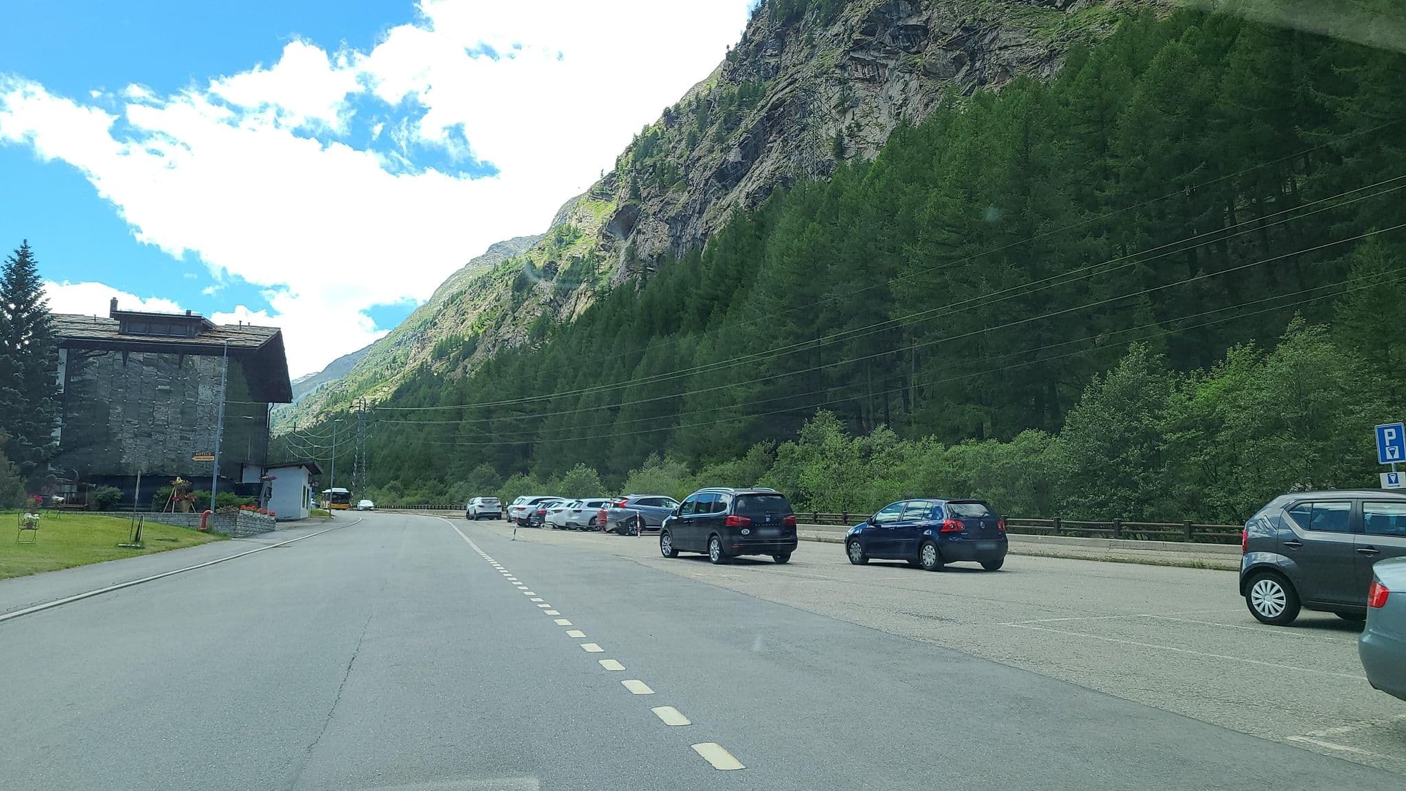 Street view near Apartment Alpengruss, Saas-Fee — © chrisbeddow (CC BY-SA · Mapillary)