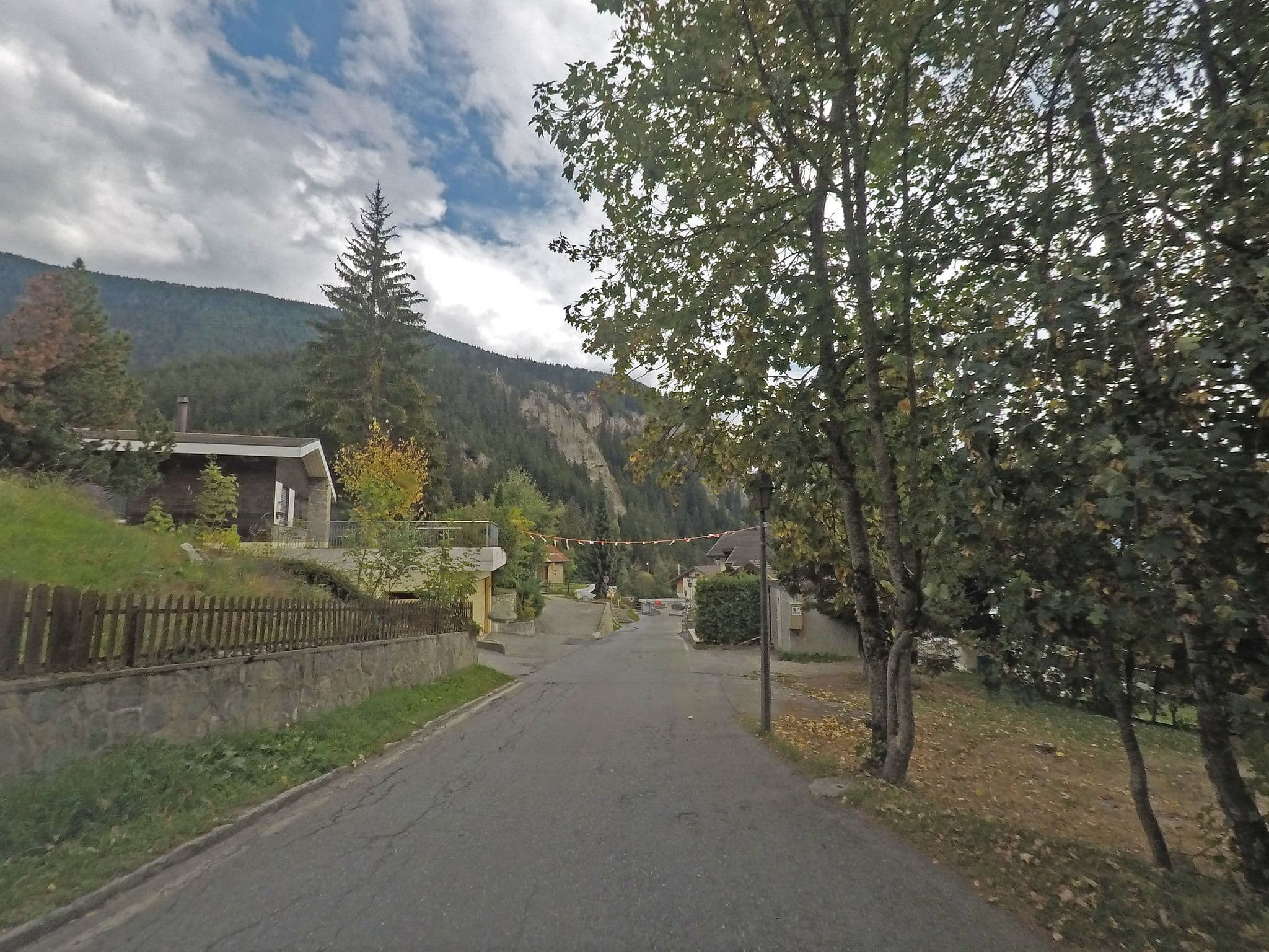 Street view near Bel-Häx, Naters — © canadarunner (CC BY-SA · Mapillary)